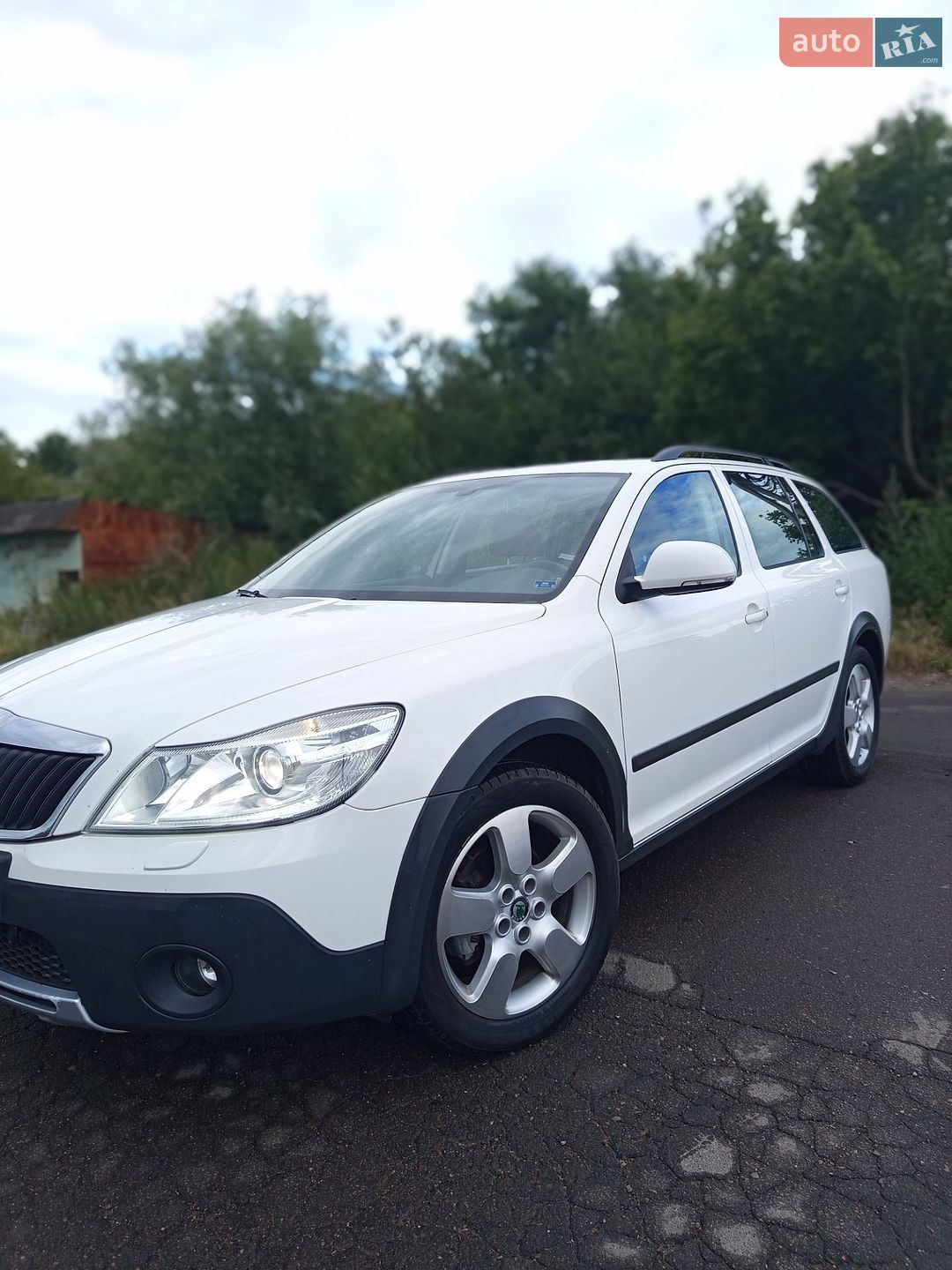 Skoda Octavia Scout 2011 VIN TMBKE61Z2B2131223 фото оголошення 7 з 126