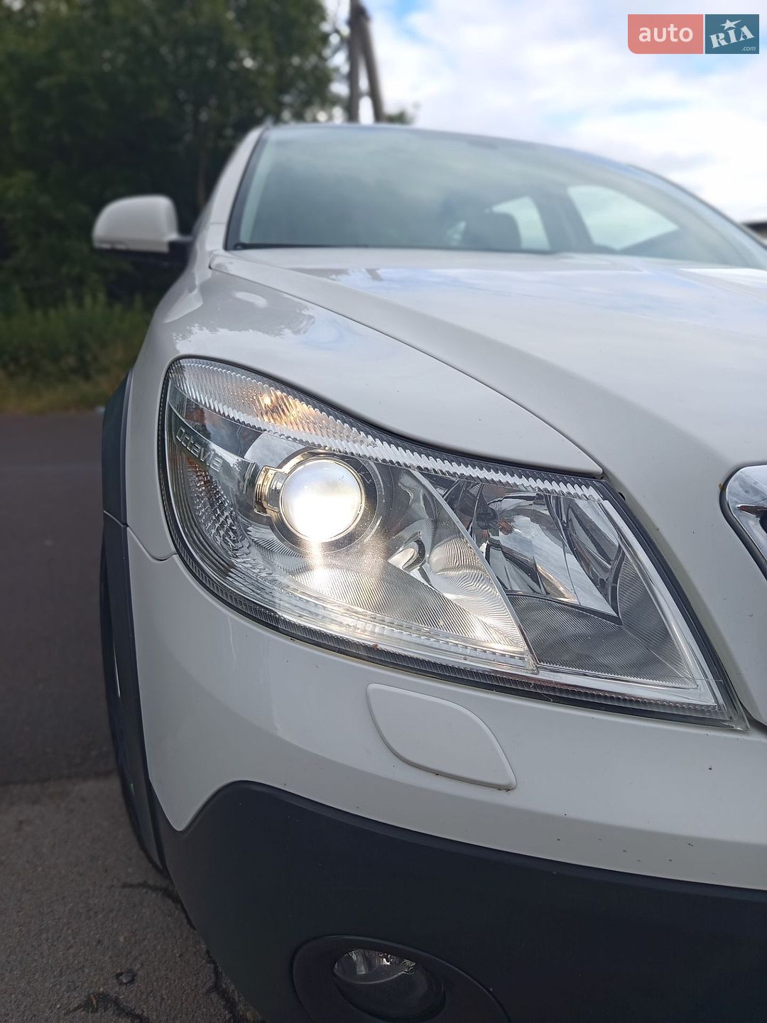 Skoda Octavia Scout 2011 VIN TMBKE61Z2B2131223 фото оголошення 12 з 126