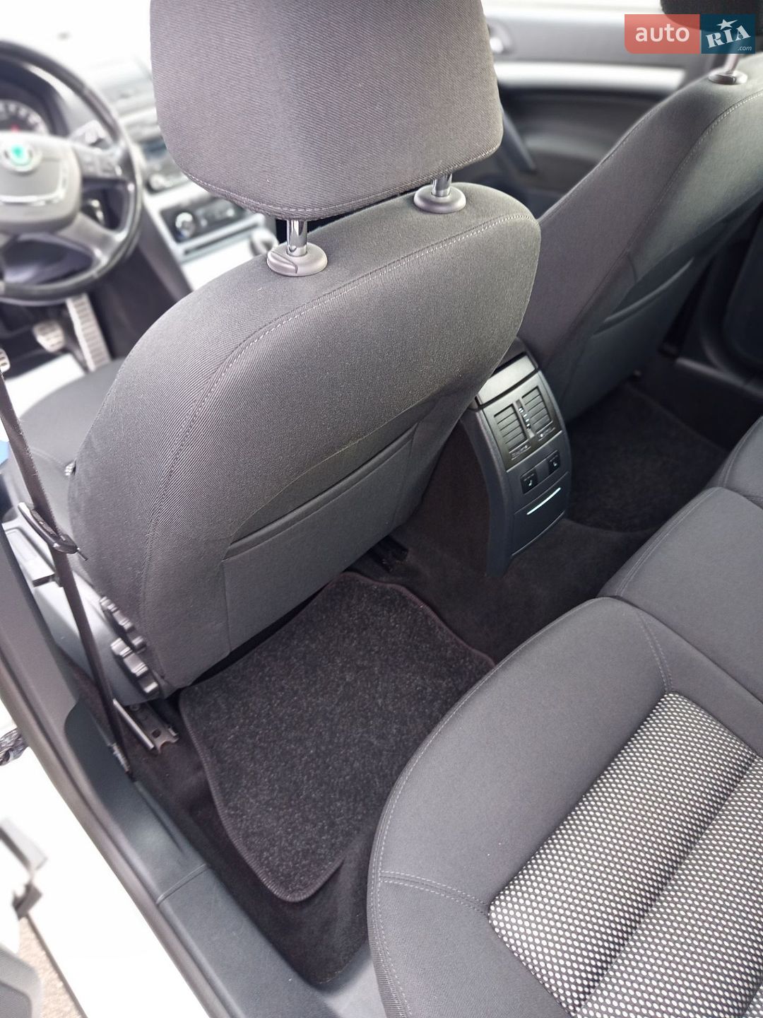 Skoda Octavia Scout 2011 VIN TMBKE61Z2B2131223 фото оголошення 91 з 126