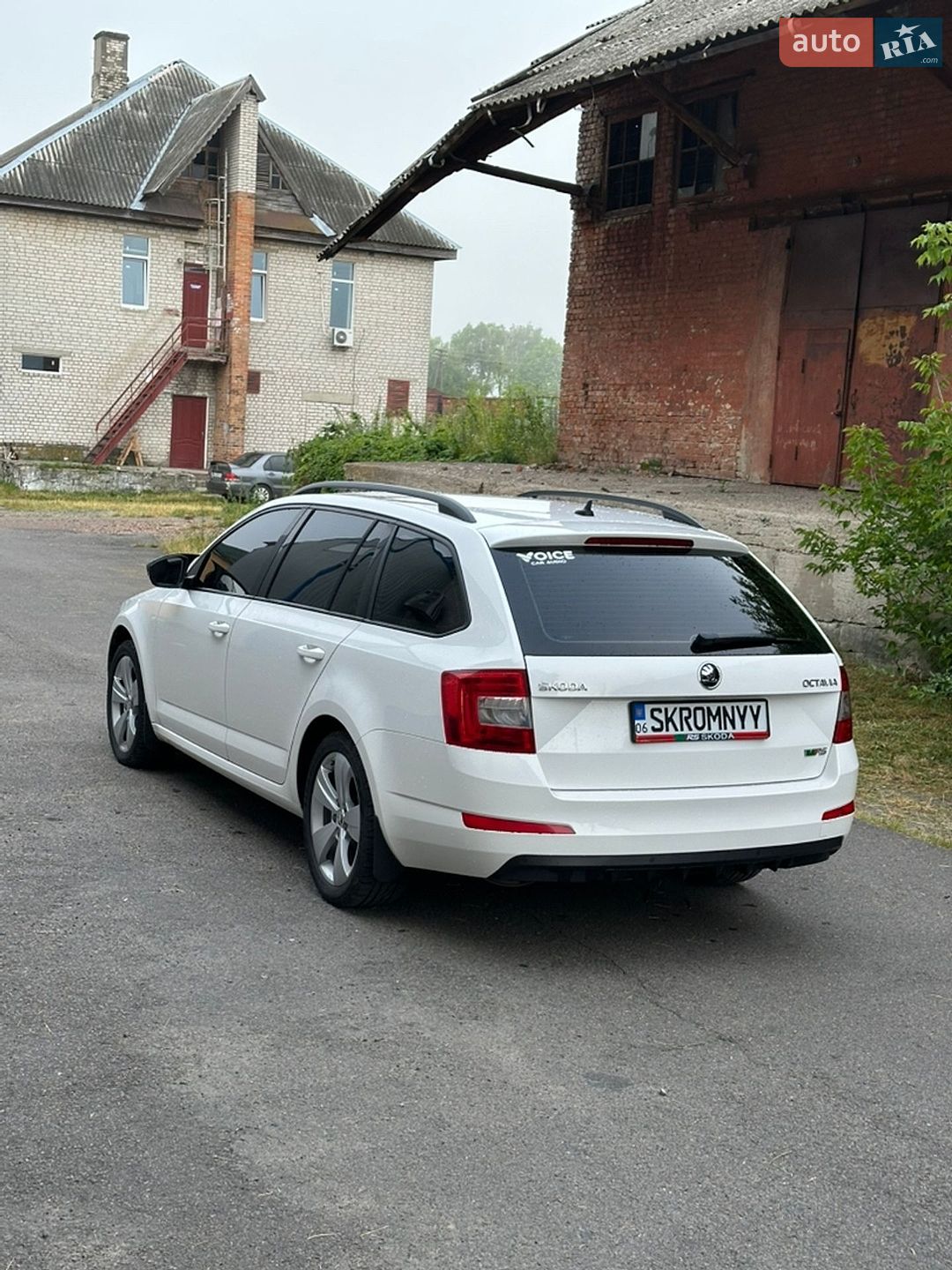 Skoda Octavia 2015 VIN TMBJJ7NE7G0118698 фото оголошення 4 з 8