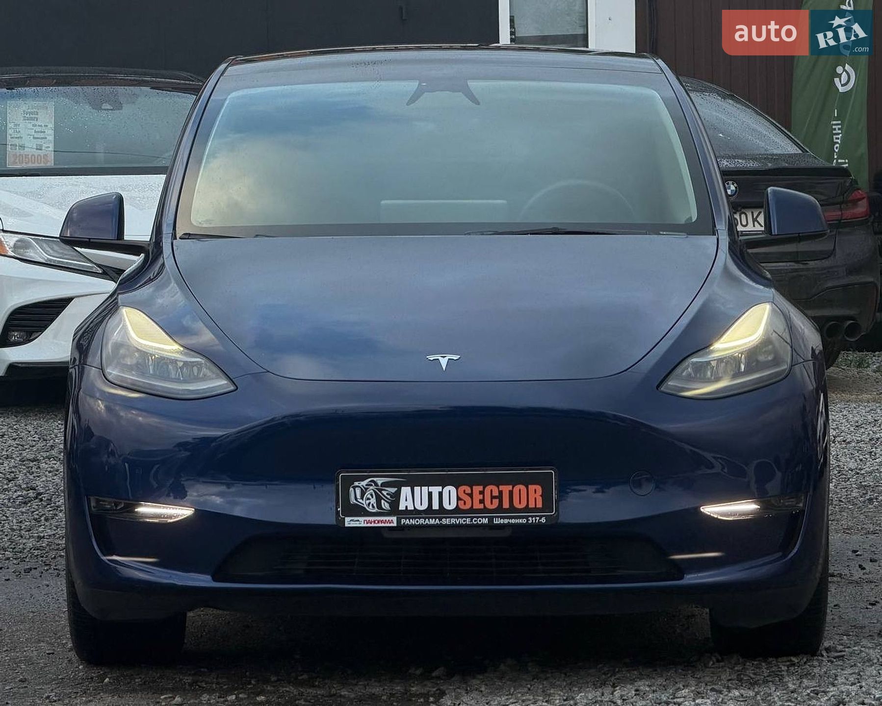 Tesla Model Y 2024 VIN 7SAYGDEE6RA226097 фото оголошення 2 з 32