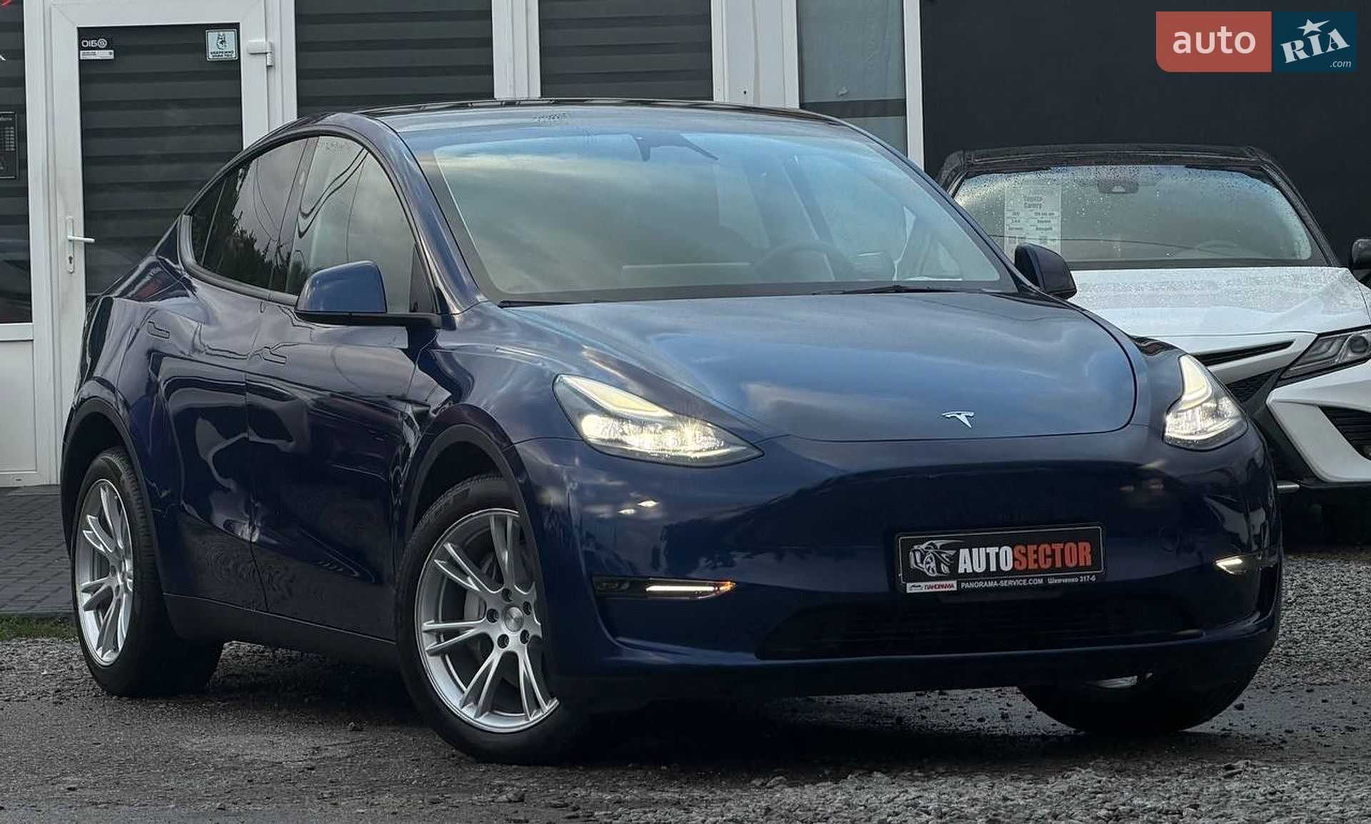 Tesla Model Y 2024 VIN 7SAYGDEE6RA226097 фото оголошення 4 з 32