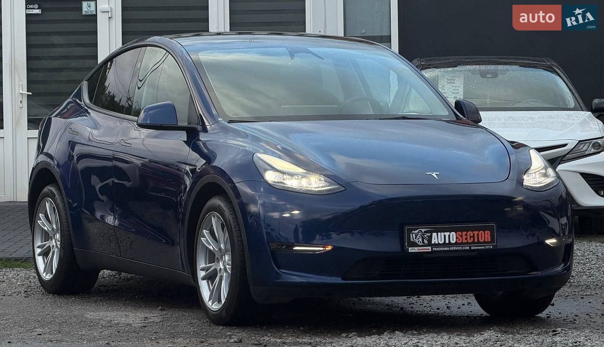 Tesla Model Y 2024 VIN 7SAYGDEE6RA226097 фото оголошення 5 з 32