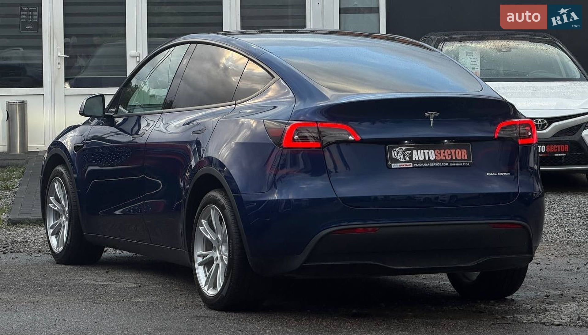 Tesla Model Y 2024 VIN 7SAYGDEE6RA226097 фото оголошення 6 з 32