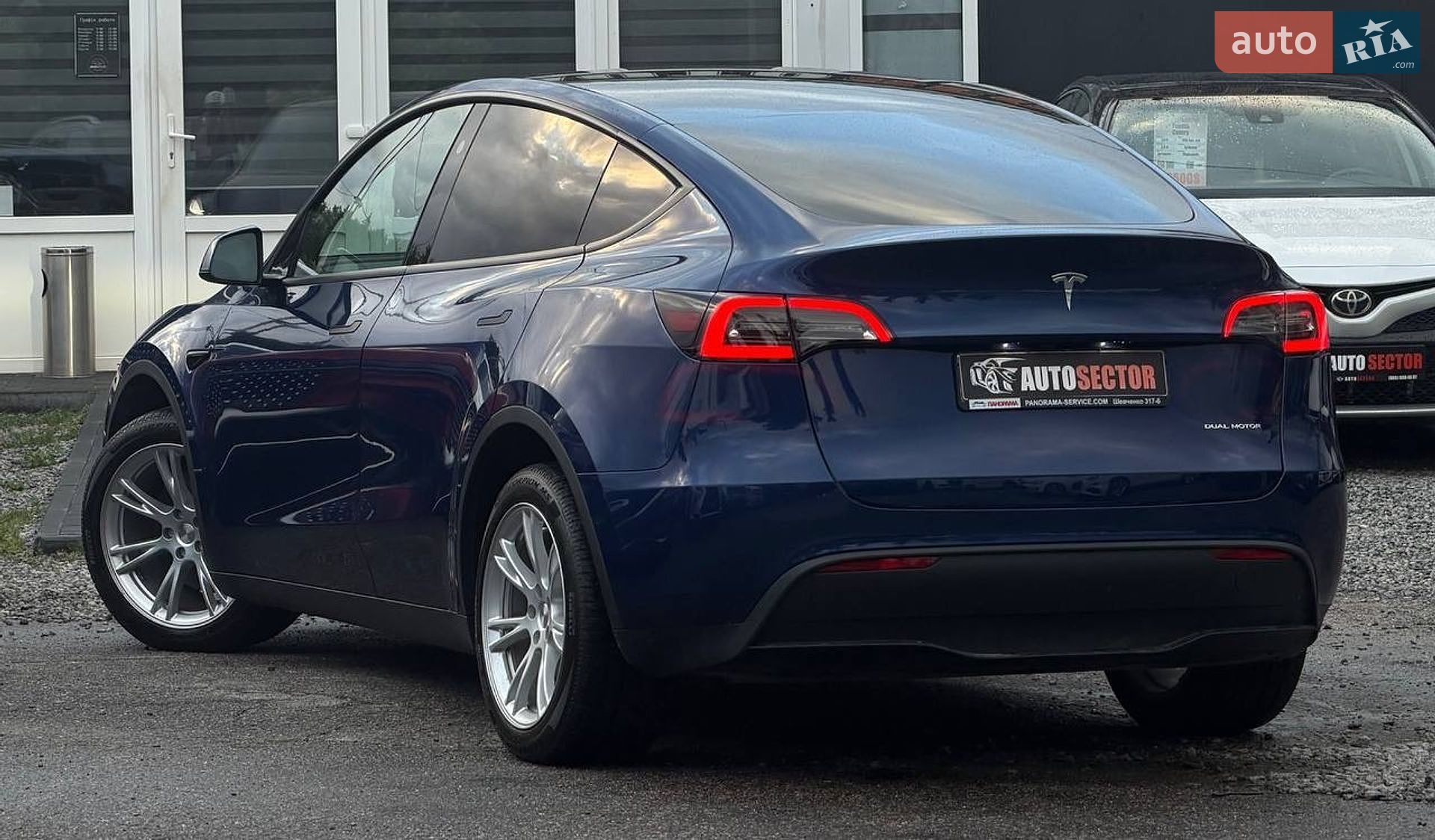 Tesla Model Y 2024 VIN 7SAYGDEE6RA226097 фото оголошення 7 з 32