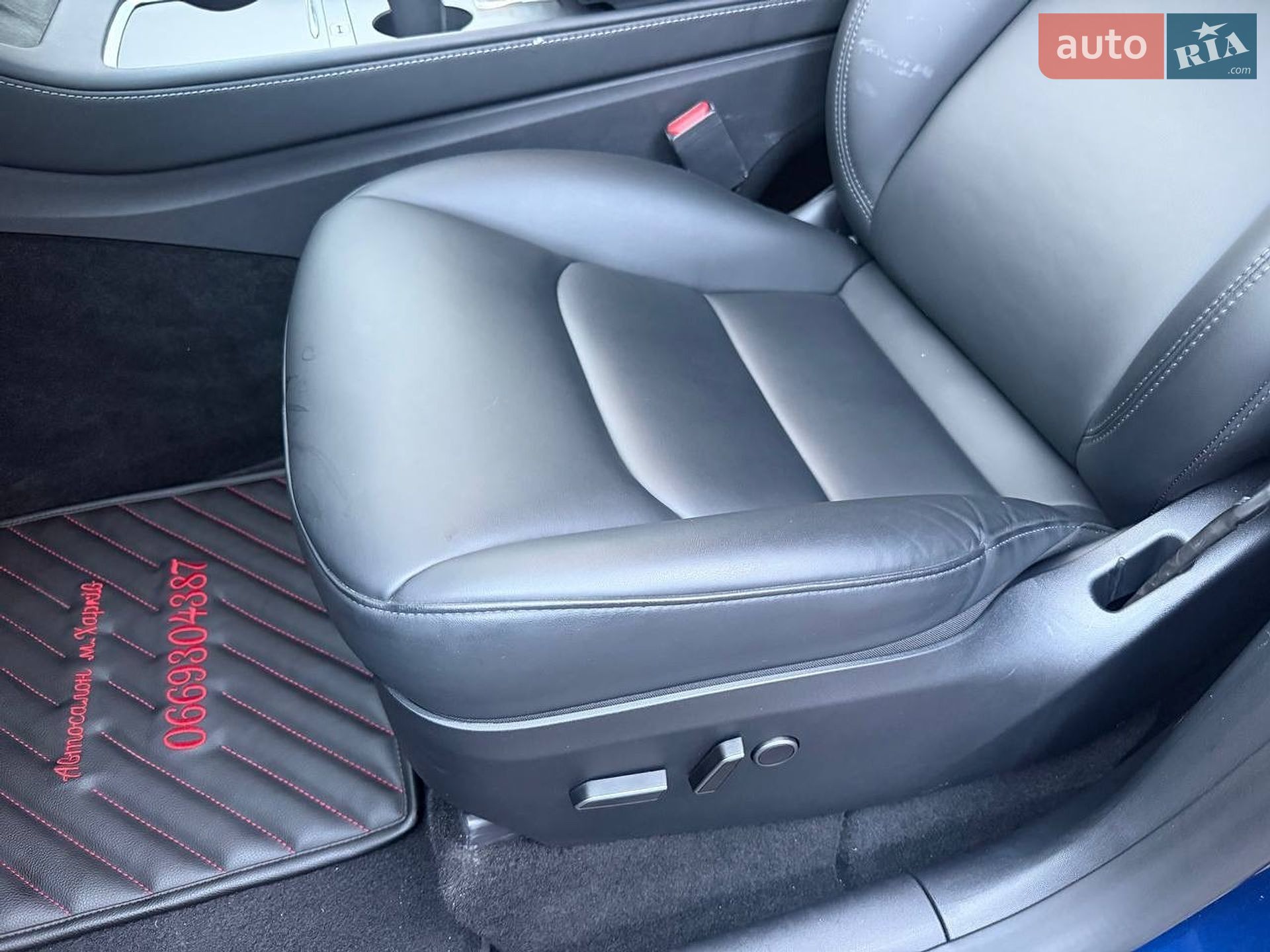 Tesla Model Y 2024 VIN 7SAYGDEE6RA226097 фото оголошення 12 з 32