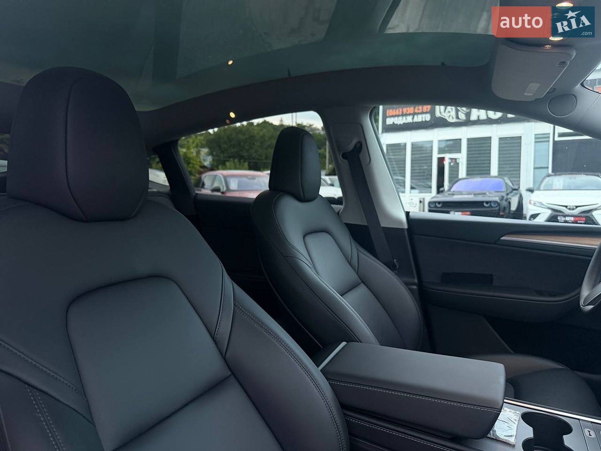 Tesla Model Y 2024 VIN 7SAYGDEE6RA226097 фото оголошення 29 з 32