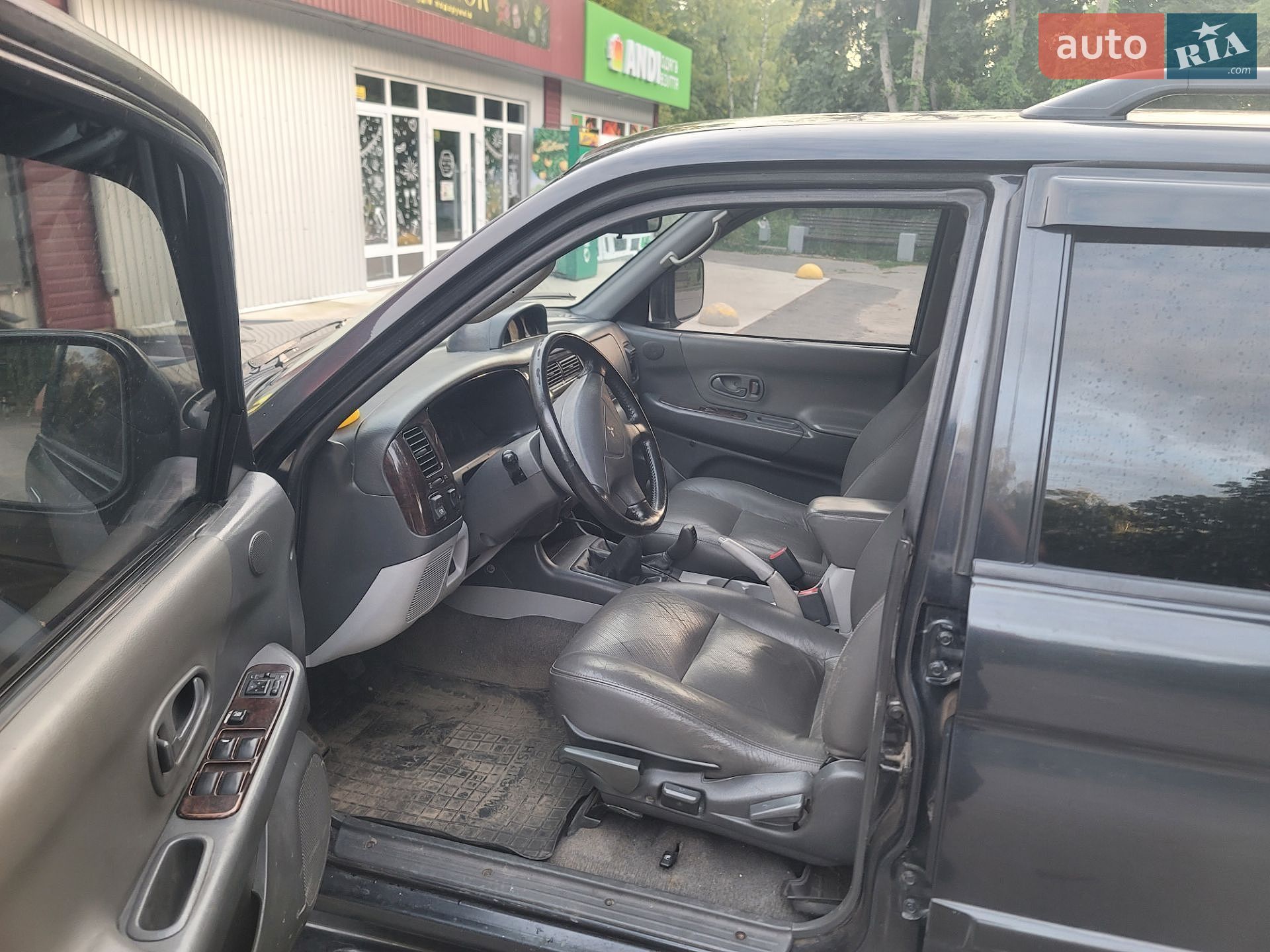 Mitsubishi Montero Sport 2003 VIN JMB0NK9403J005318 фото оголошення 4 з 7