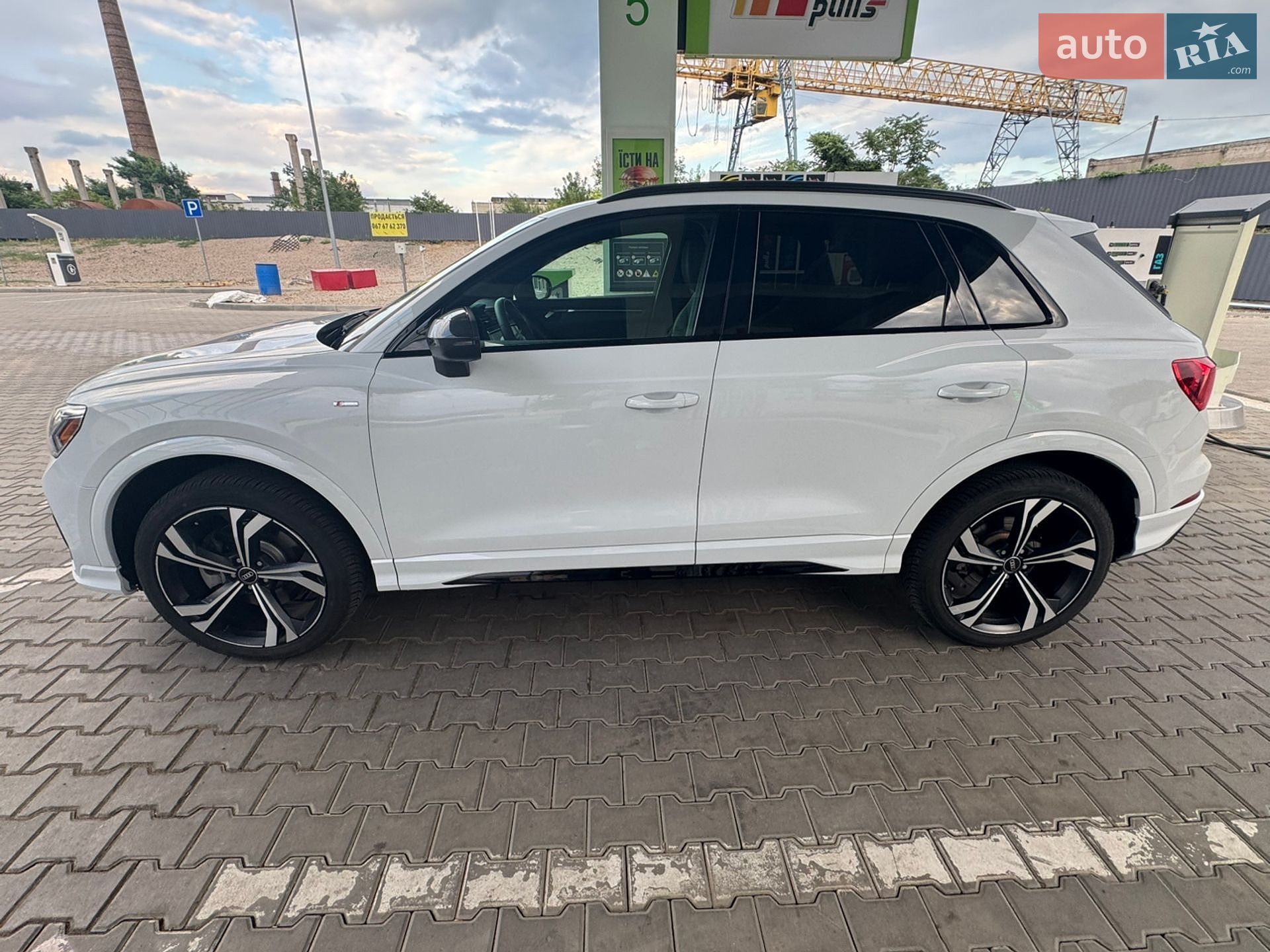 Audi Q3 2022 VIN WA1FECF36P1028320 фото оголошення 3 з 27
