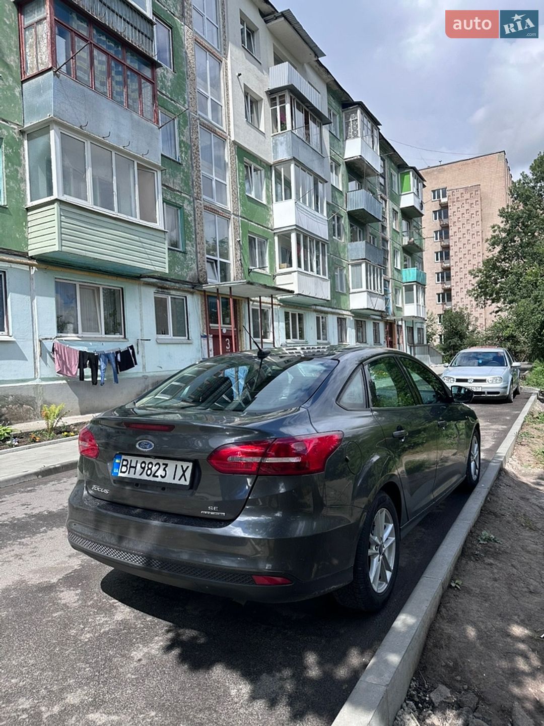 Ford Focus 2016 VIN 1FADP3F28GL389833 фото оголошення 3 з 9