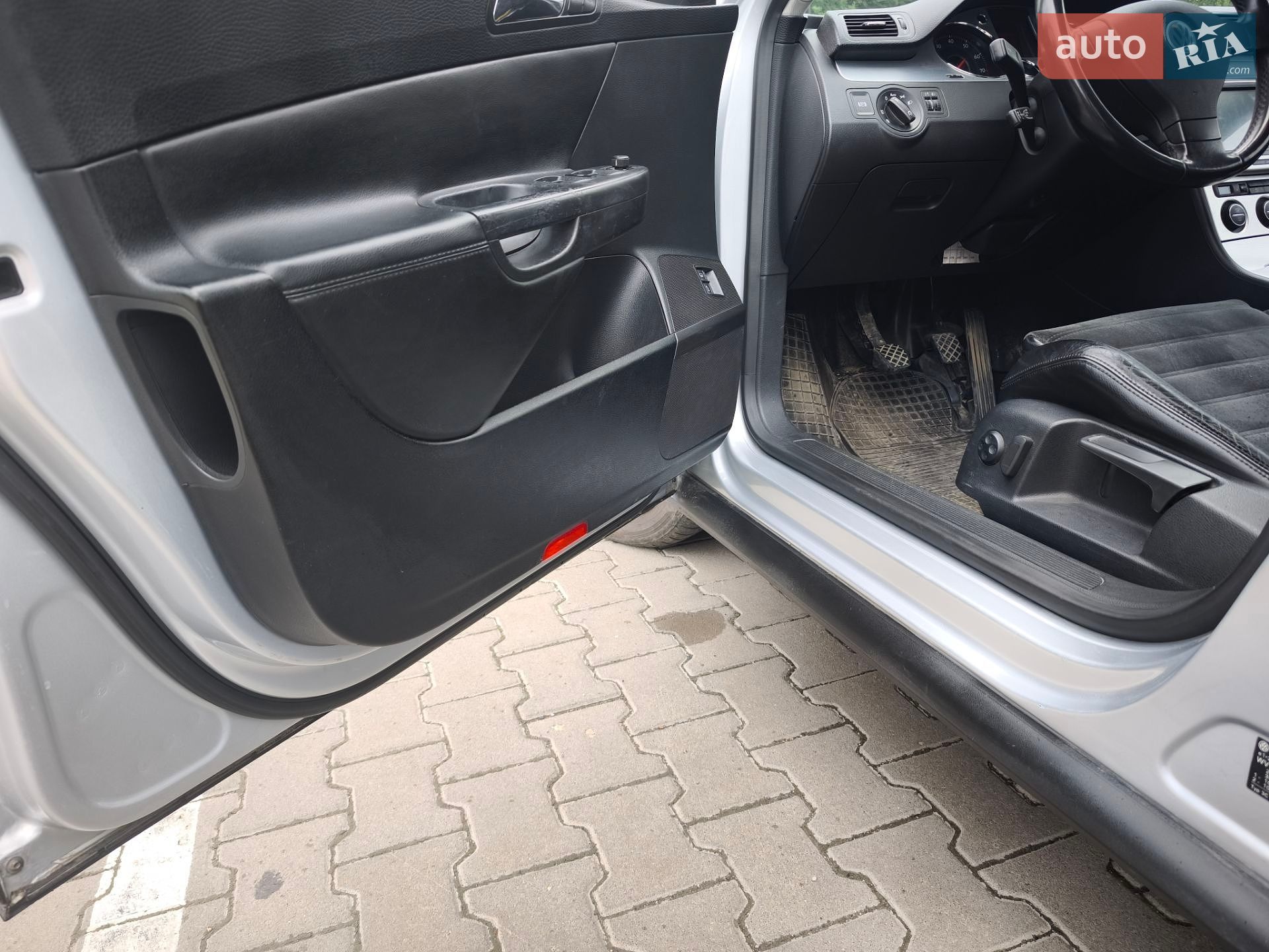 Volkswagen Passat 2005 VIN WVWZZZ3CZ6P001462 фото оголошення 15 з 37