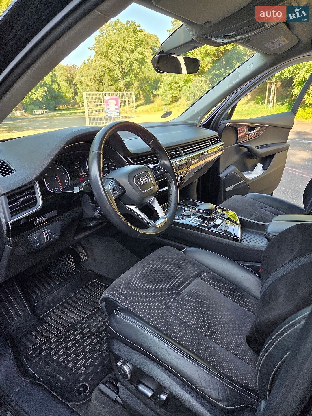 Audi Q7 2017 VIN WAUZZZ4M7HD046425 фото оголошення 9 з 23