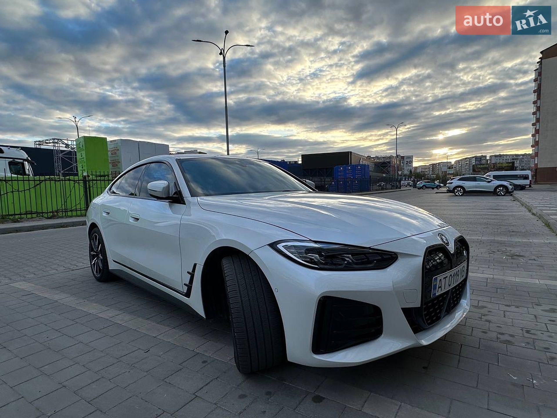 BMW i4 2022 VIN WBY73AW08PFN85760 фото оголошення 2 з 37