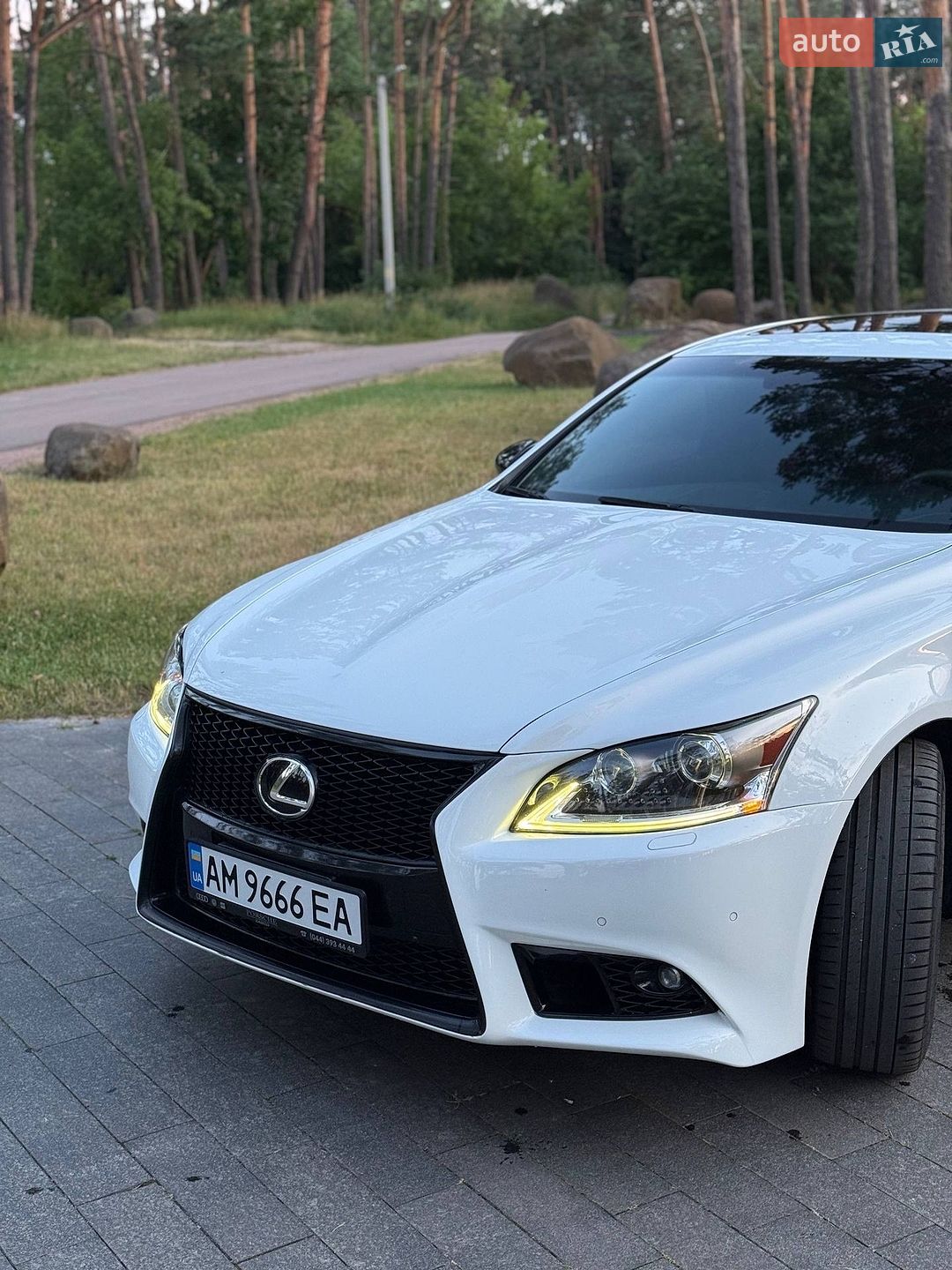 Lexus LS 2014 VIN JTHCL5EF4F5023242 фото оголошення 4 з 26