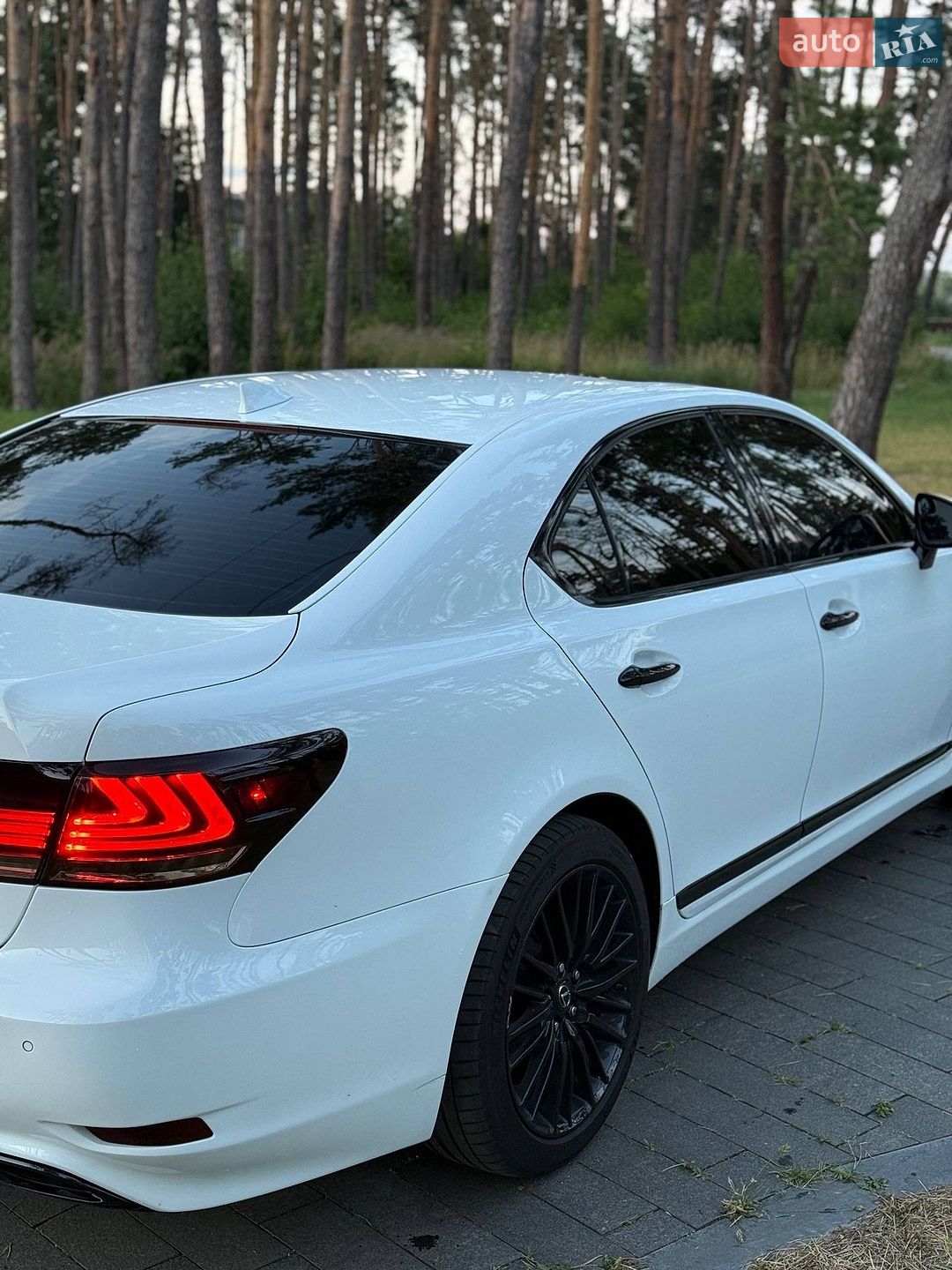 Lexus LS 2014 VIN JTHCL5EF4F5023242 фото оголошення 10 з 26
