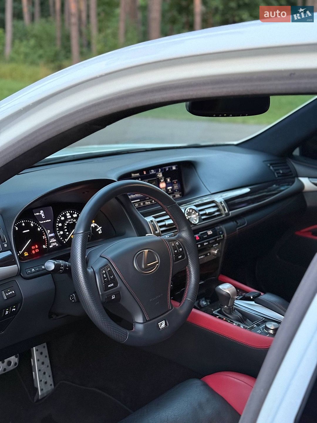 Lexus LS 2014 VIN JTHCL5EF4F5023242 фото оголошення 16 з 26