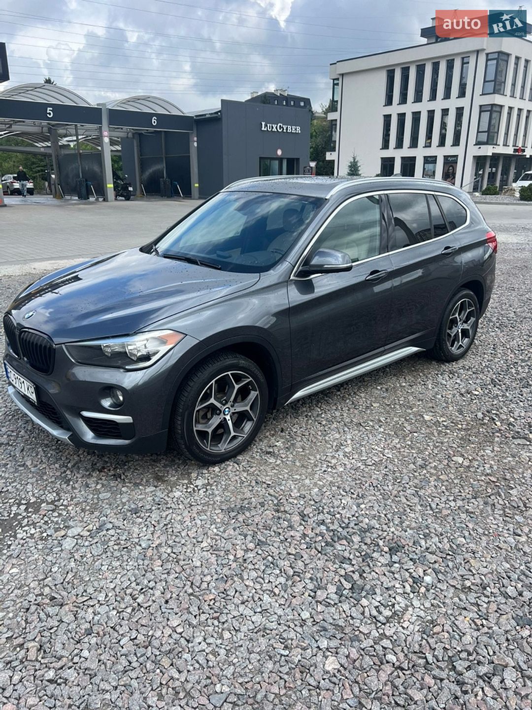 BMW X1 2018 VIN WBXHT3C31J3H31737 фото оголошення 3 з 19
