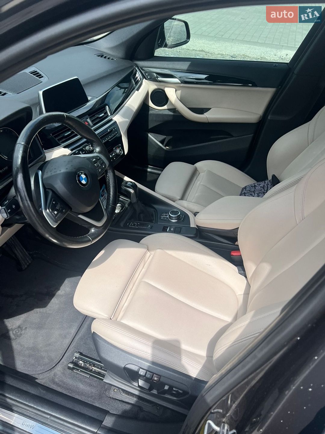 BMW X1 2018 VIN WBXHT3C31J3H31737 фото оголошення 12 з 22