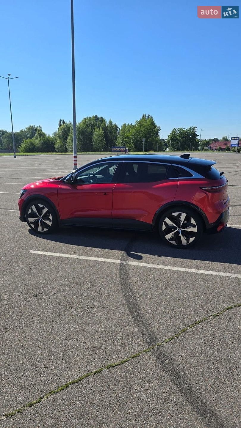 Renault Megane E-Tech Electric 2022 VIN VF1RCB00468399353 фото оголошення 2 з 27