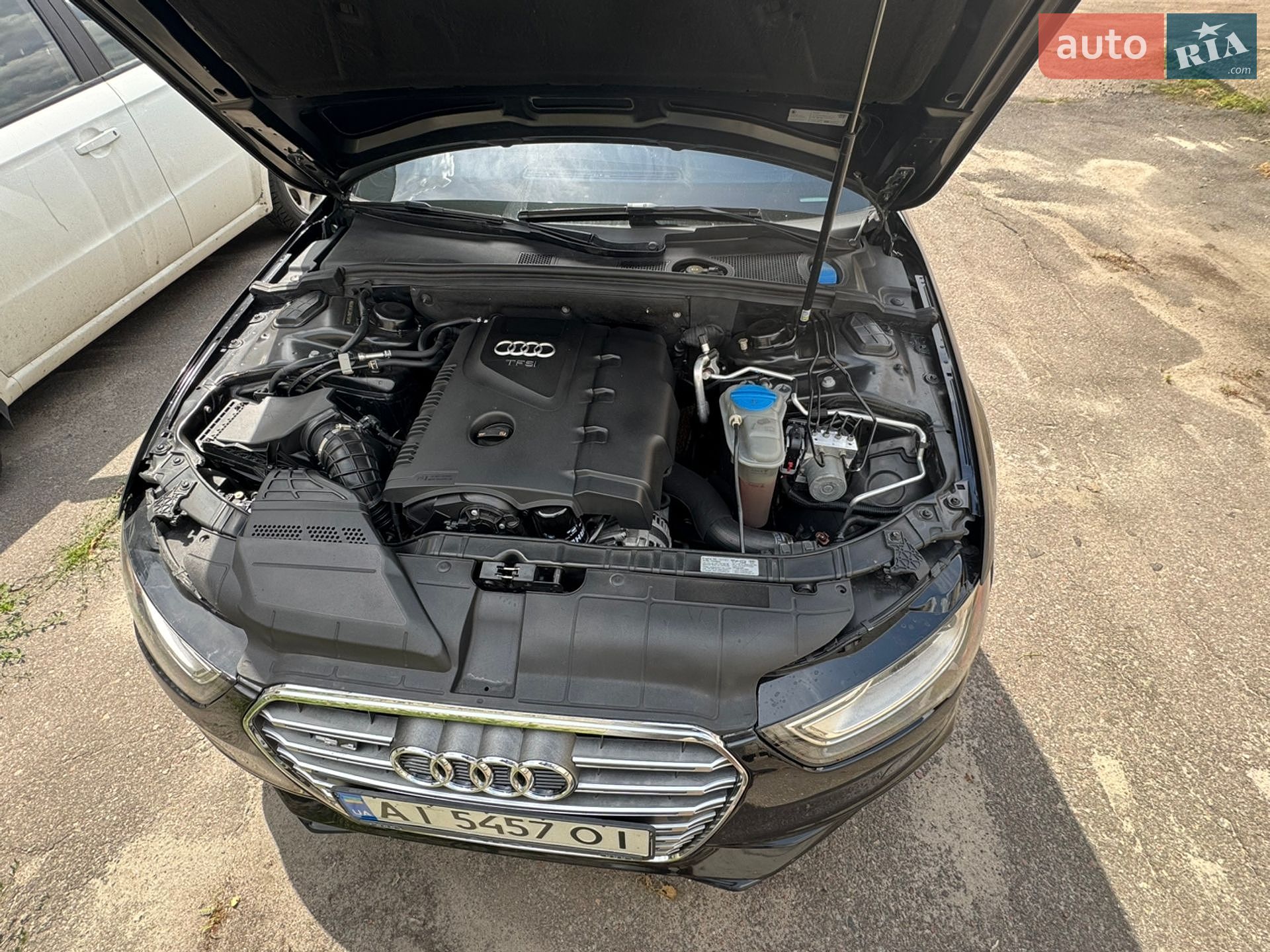 Audi A4 2012 VIN WAUAFAFL0DN010981 фото оголошення 3 з 9