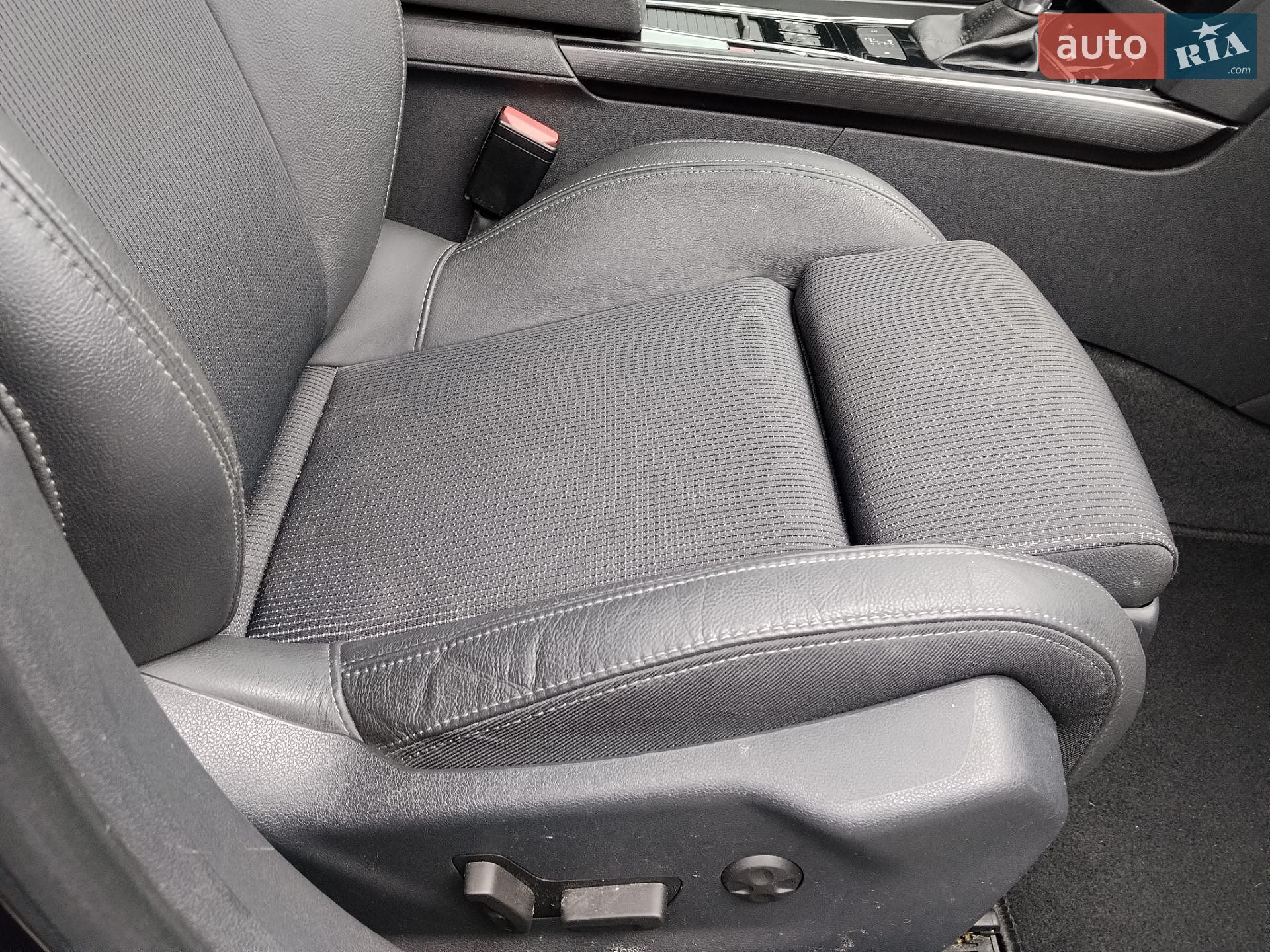 Peugeot 508 2016 VIN VF38EAHWTFL017072 фото оголошення 37 з 40