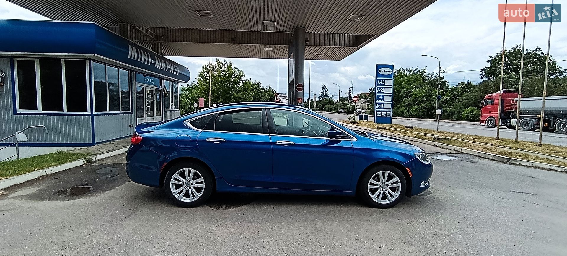 Chrysler 200 2014 VIN 1C3CCCAB0FN582543 фото оголошення 8 з 29