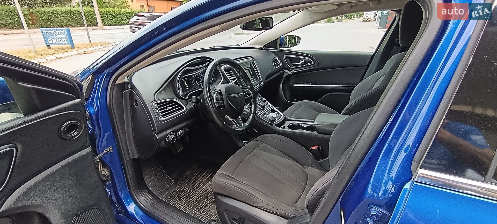 Chrysler 200 2014 VIN 1C3CCCAB0FN582543 фото оголошення 9 з 29