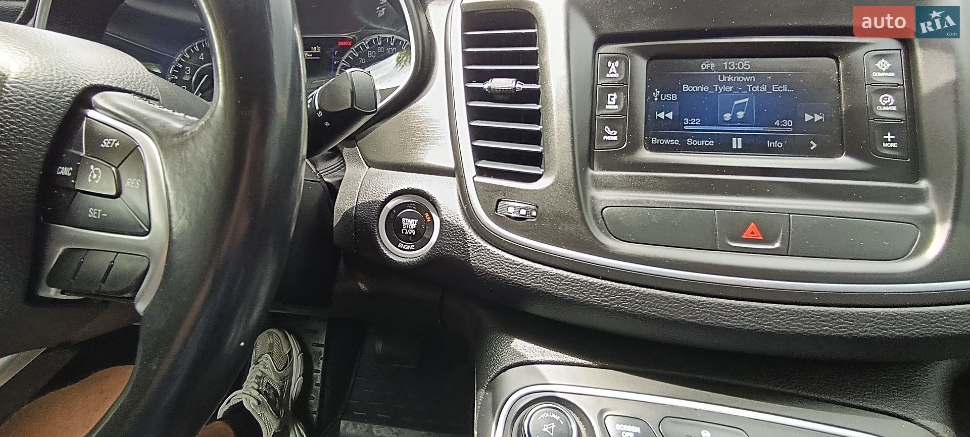 Chrysler 200 2014 VIN 1C3CCCAB0FN582543 фото оголошення 16 з 29
