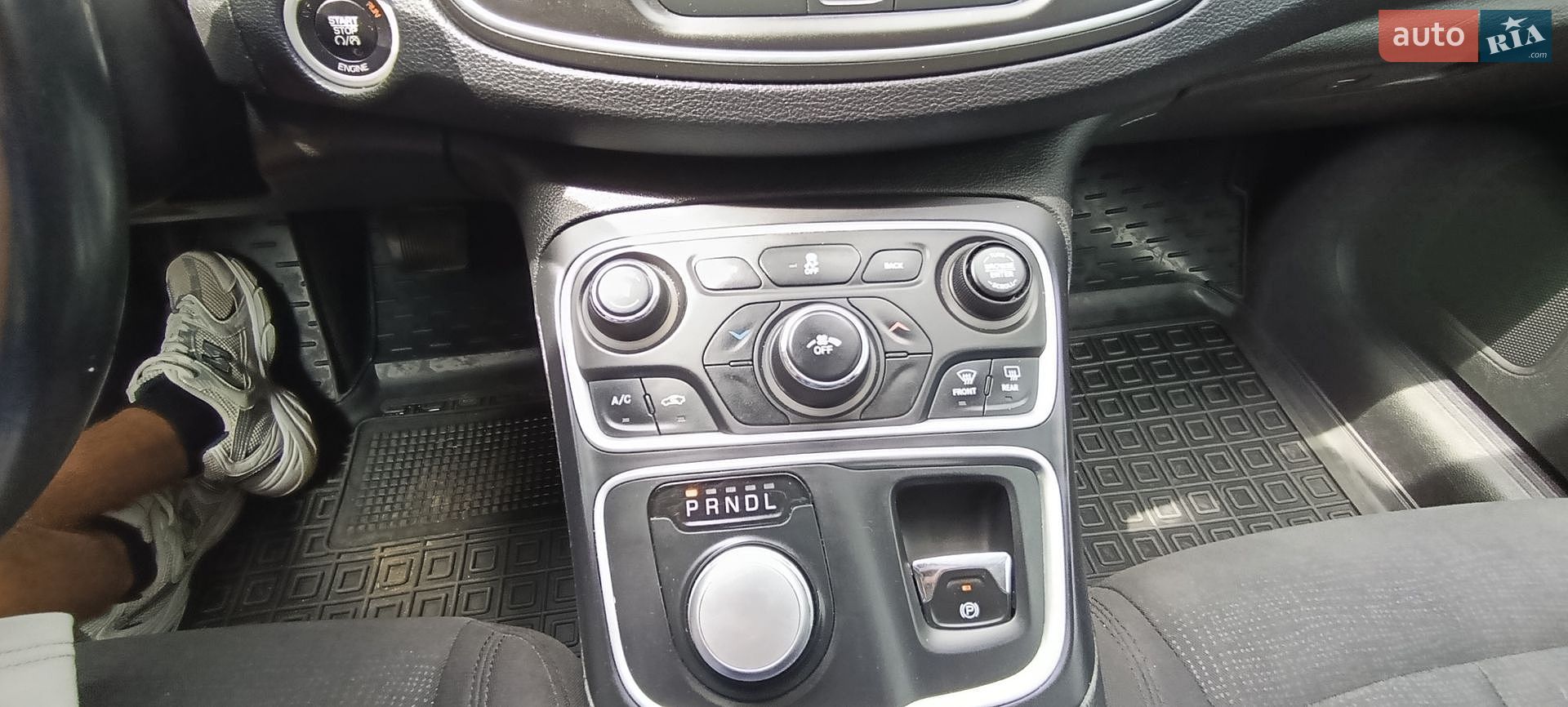 Chrysler 200 2014 VIN 1C3CCCAB0FN582543 фото оголошення 17 з 29
