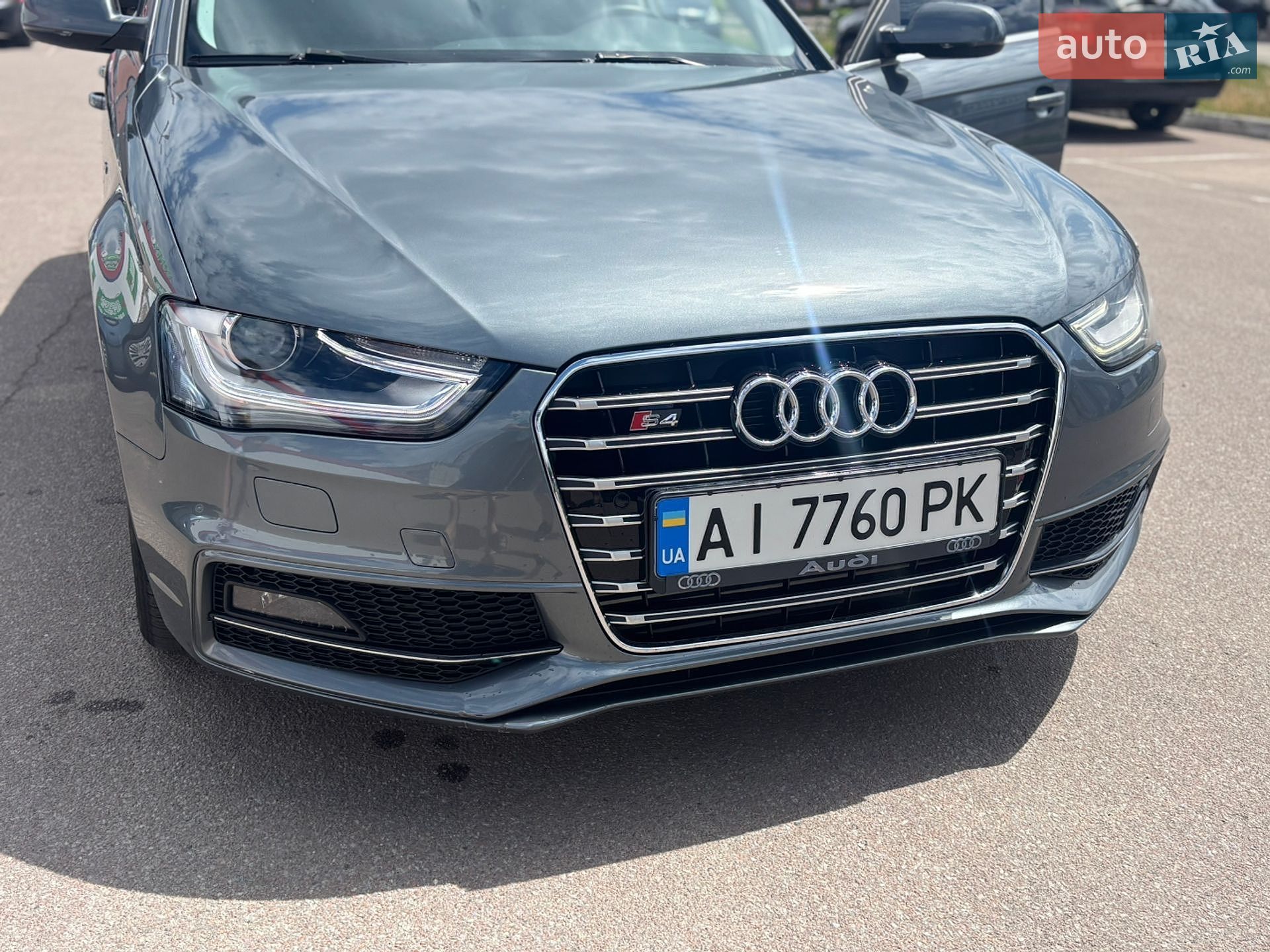 Audi A4 2014 VIN WAUFFAFL1FN002669 фото оголошення 10 з 25
