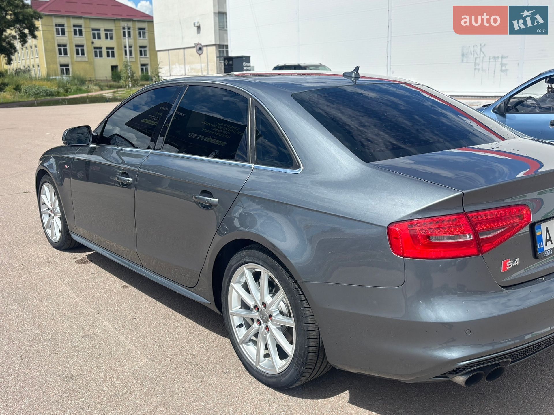 Audi A4 2014 VIN WAUFFAFL1FN002669 фото оголошення 8 з 25