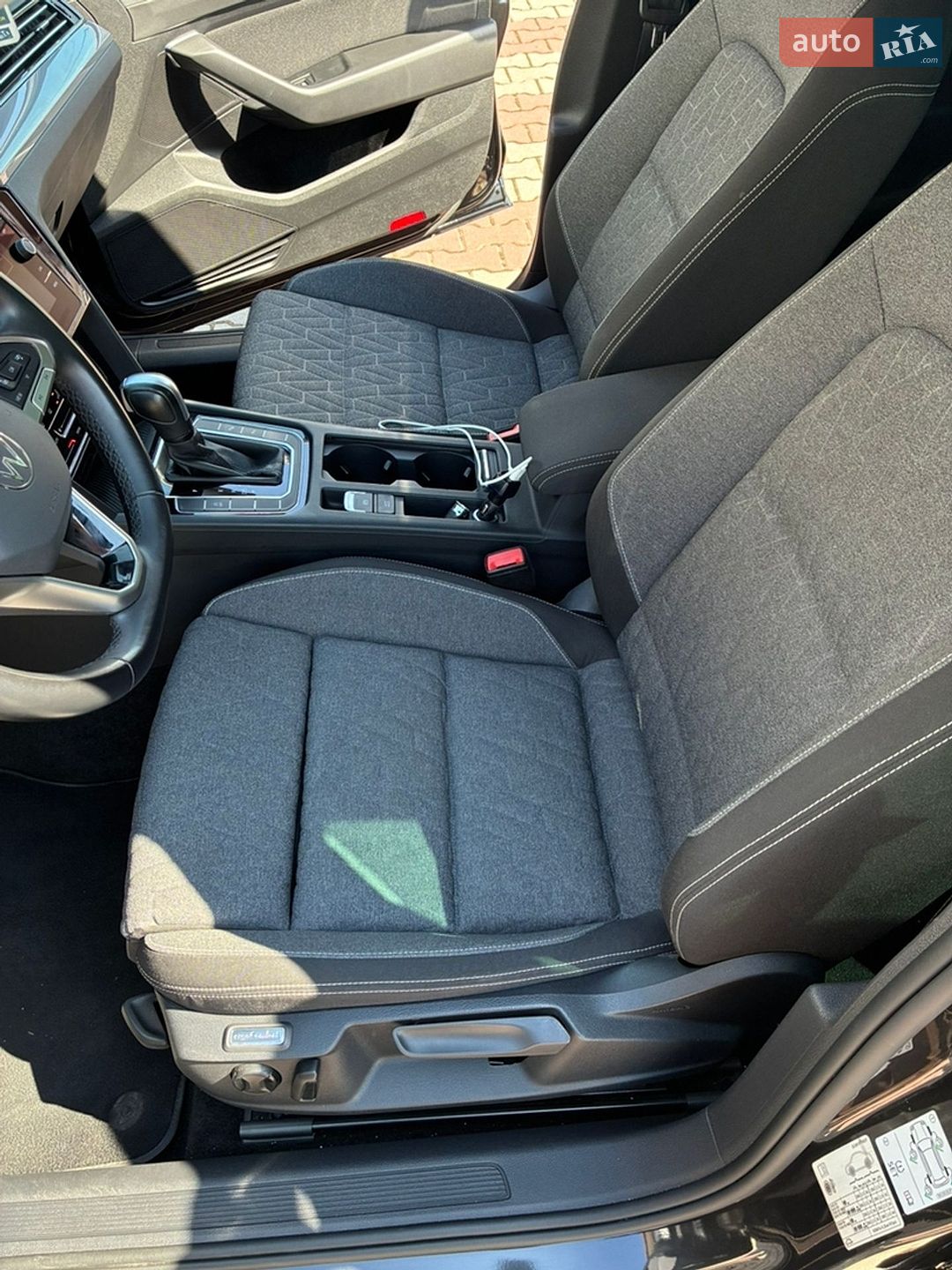 Volkswagen Passat 2022 VIN WVWZZZ3CZPE012198 фото оголошення 12 з 15