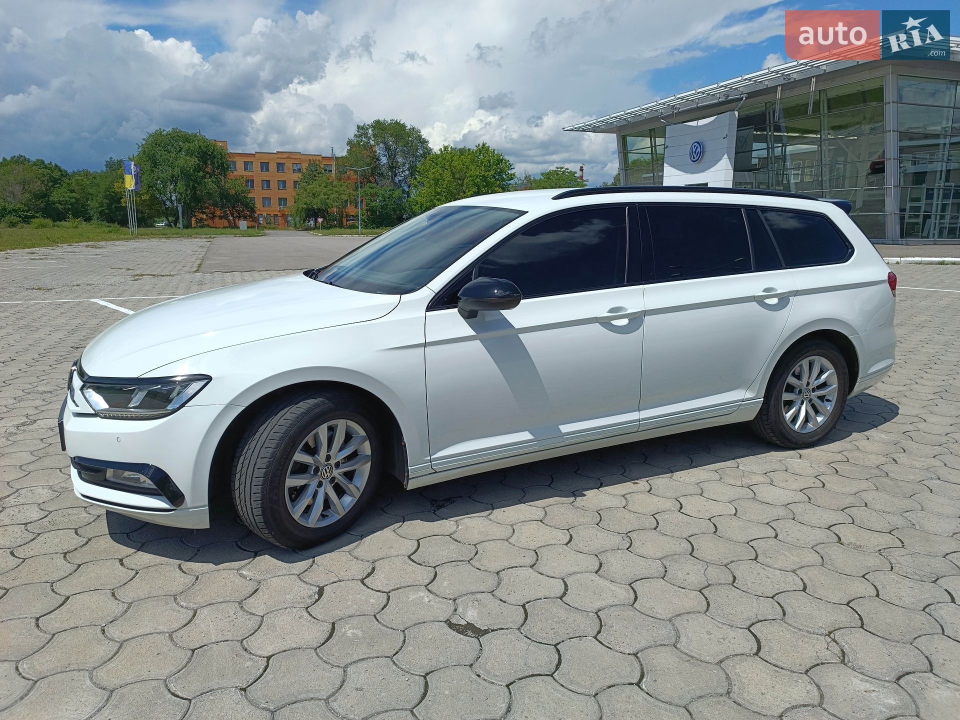 Volkswagen Passat 2018 VIN WVWZZZ3CZJE202229 фото оголошення 2 з 26