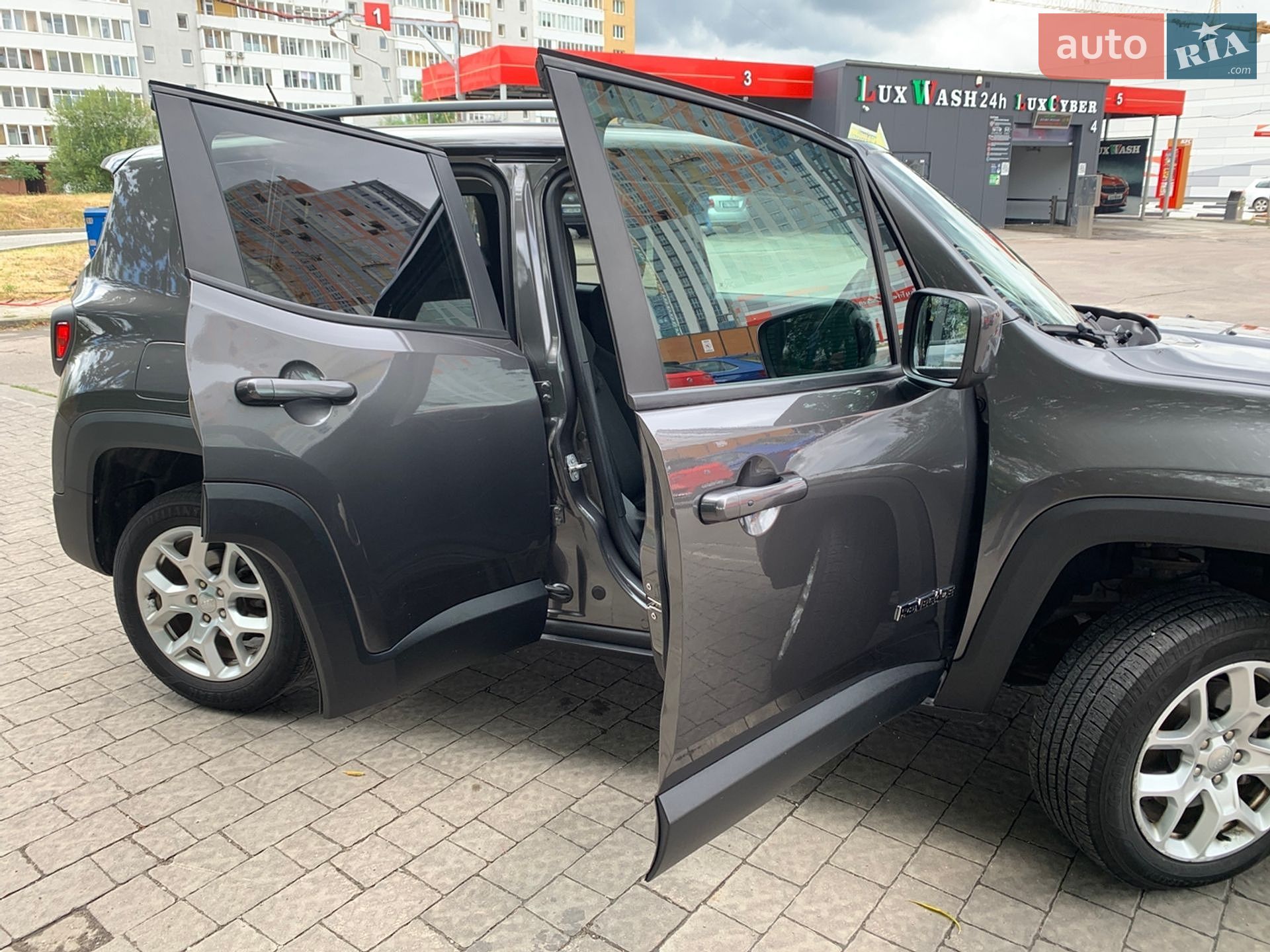 Jeep Renegade 2017 VIN ZACCJBBB8HPG59597 фото оголошення 13 з 58