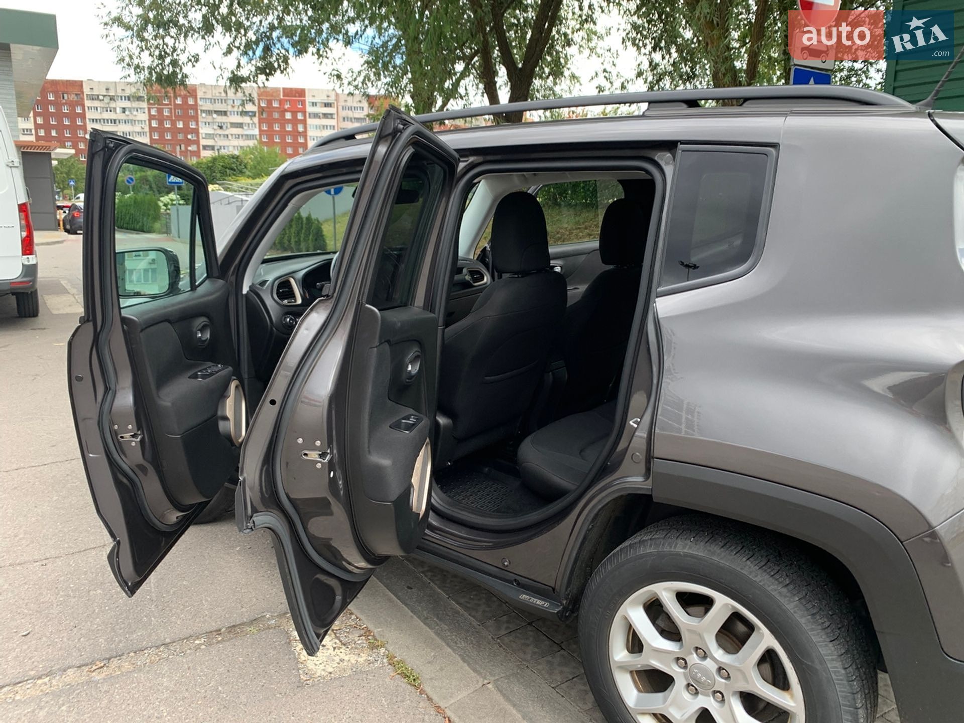Jeep Renegade 2017 VIN ZACCJBBB8HPG59597 фото оголошення 18 з 58