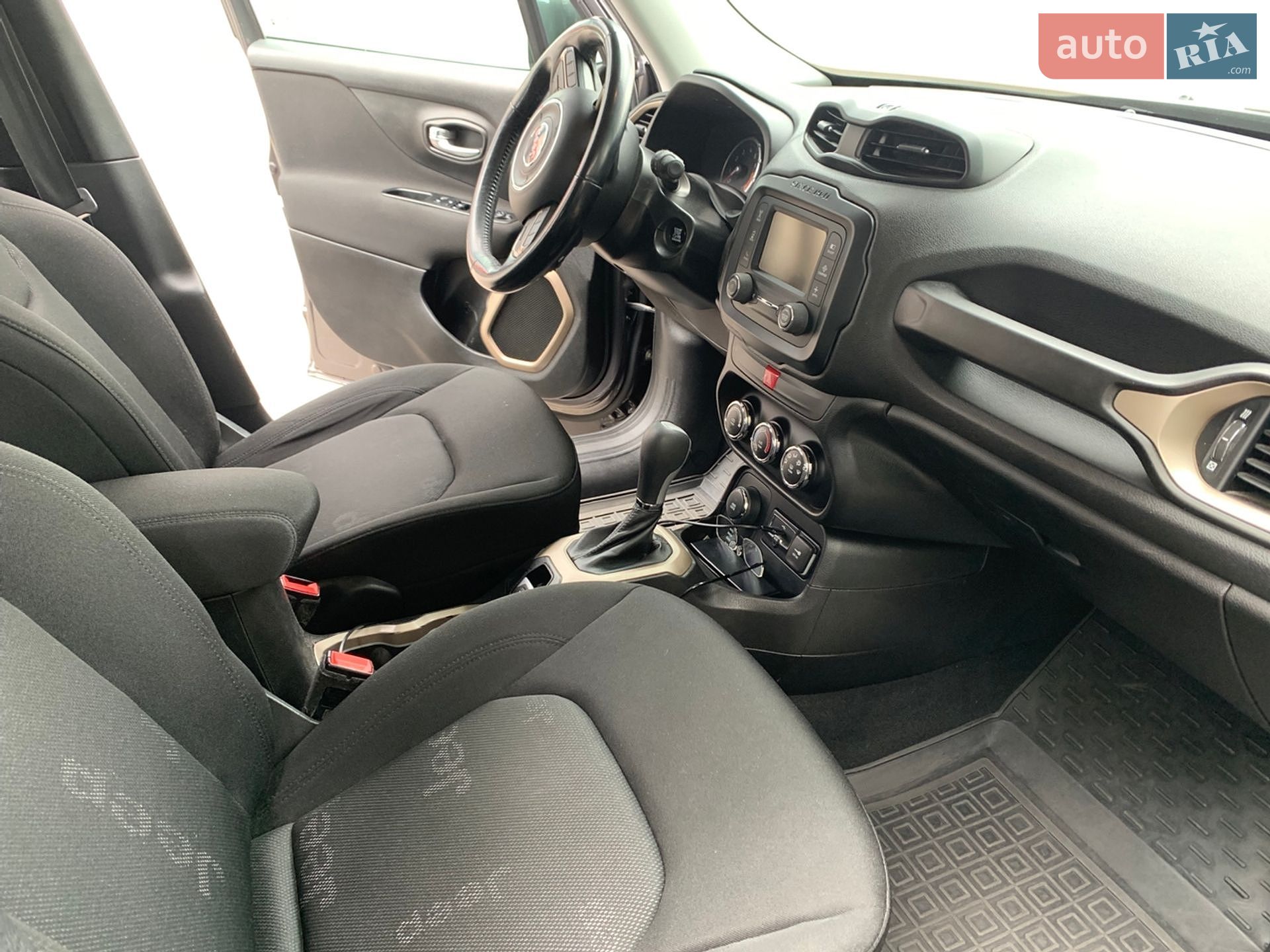 Jeep Renegade 2017 VIN ZACCJBBB8HPG59597 фото оголошення 22 з 58