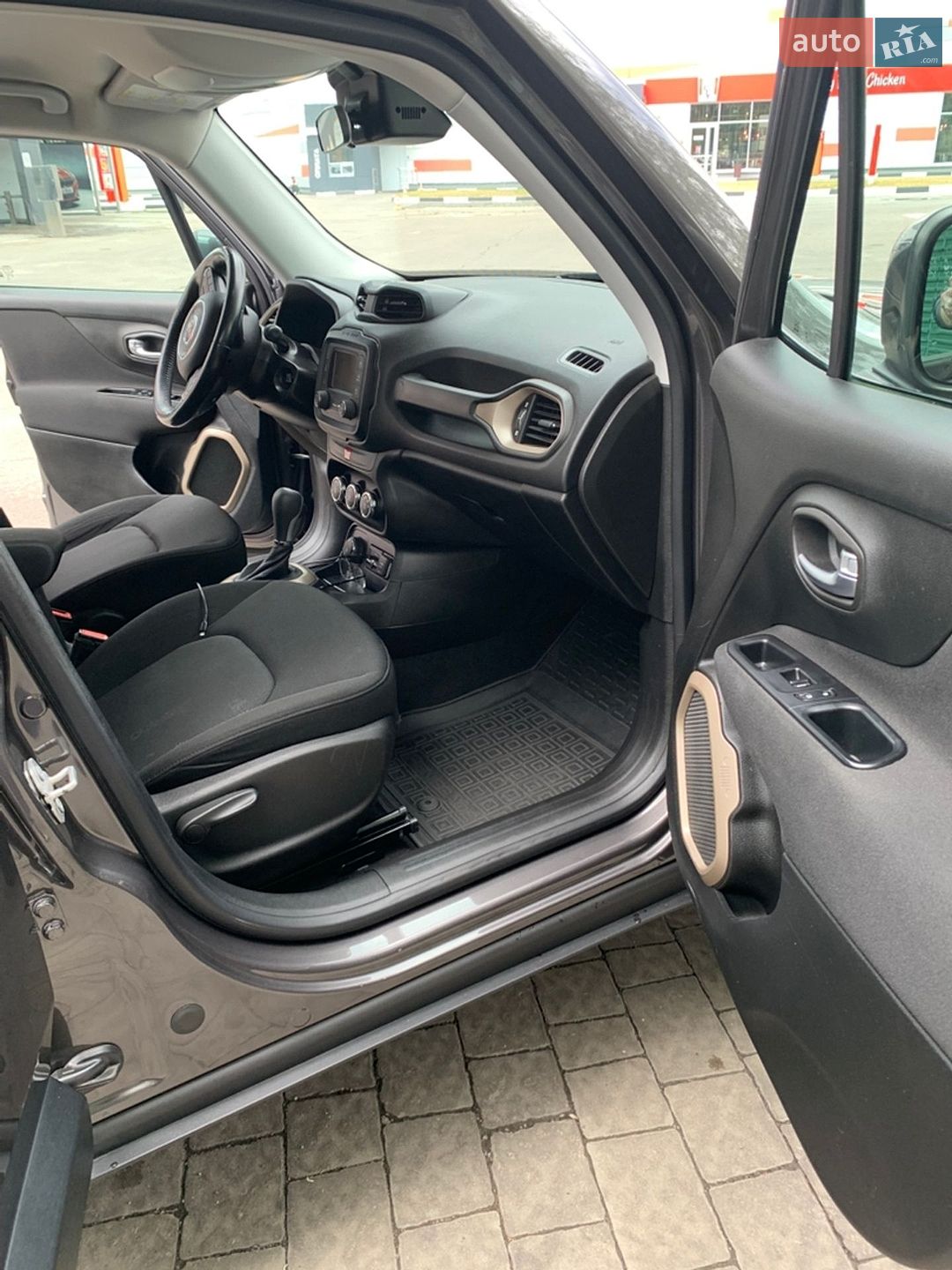 Jeep Renegade 2017 VIN ZACCJBBB8HPG59597 фото оголошення 23 з 58