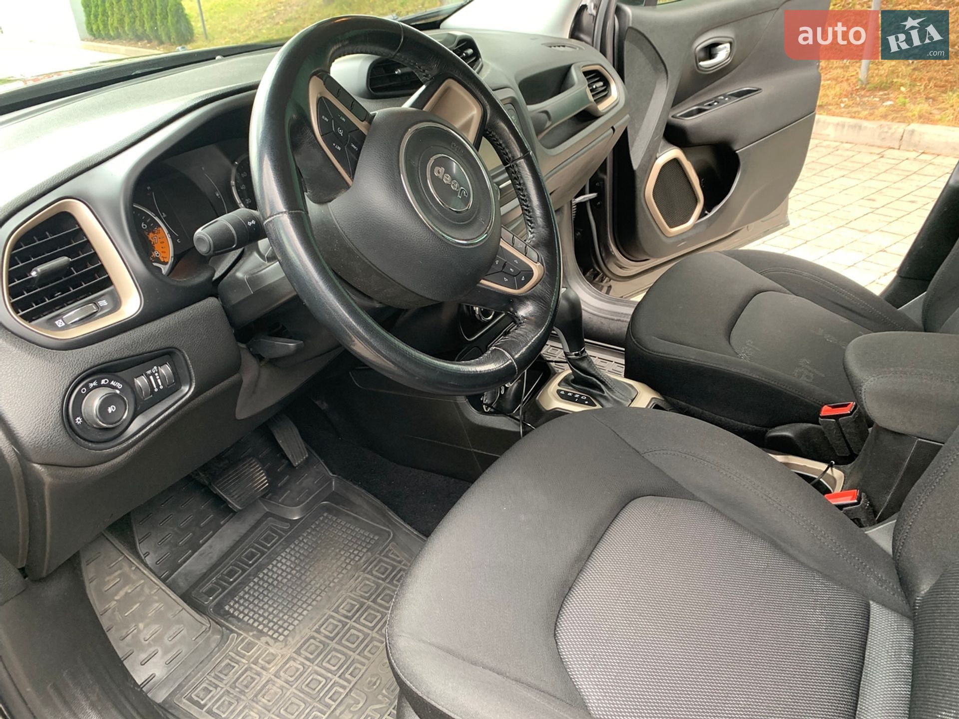 Jeep Renegade 2017 VIN ZACCJBBB8HPG59597 фото оголошення 24 з 58