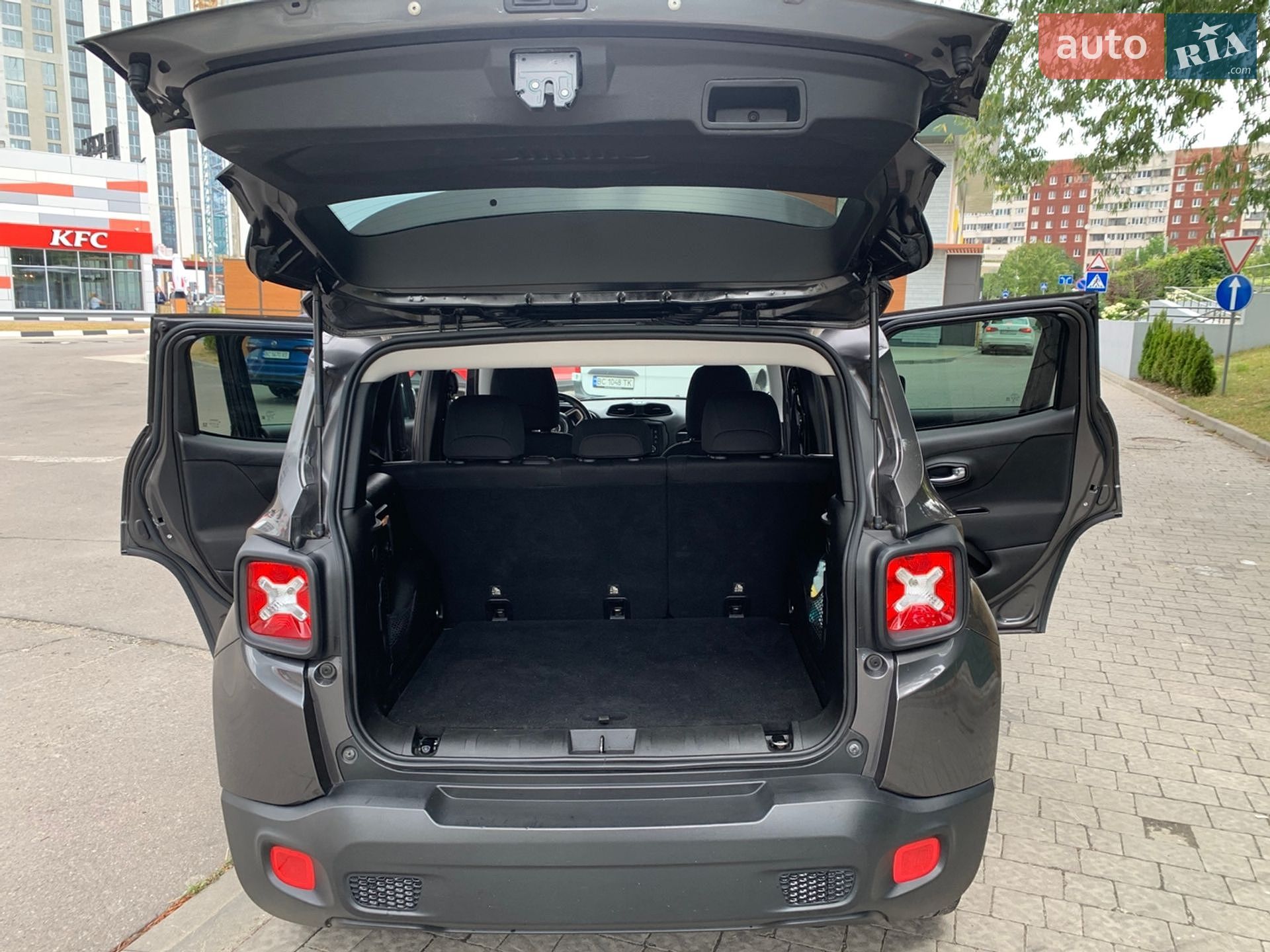 Jeep Renegade 2017 VIN ZACCJBBB8HPG59597 фото оголошення 29 з 58