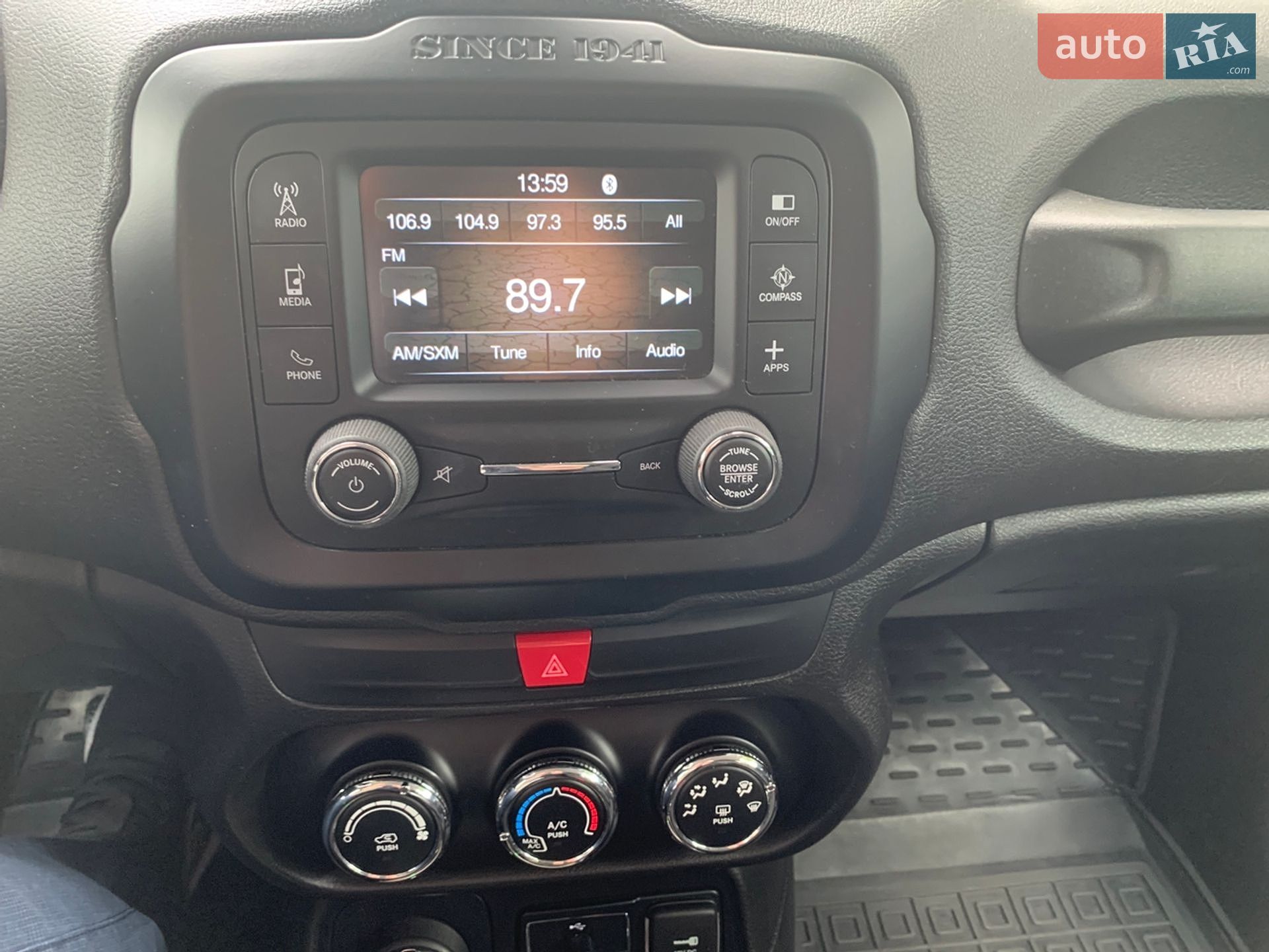 Jeep Renegade 2017 VIN ZACCJBBB8HPG59597 фото оголошення 32 з 58
