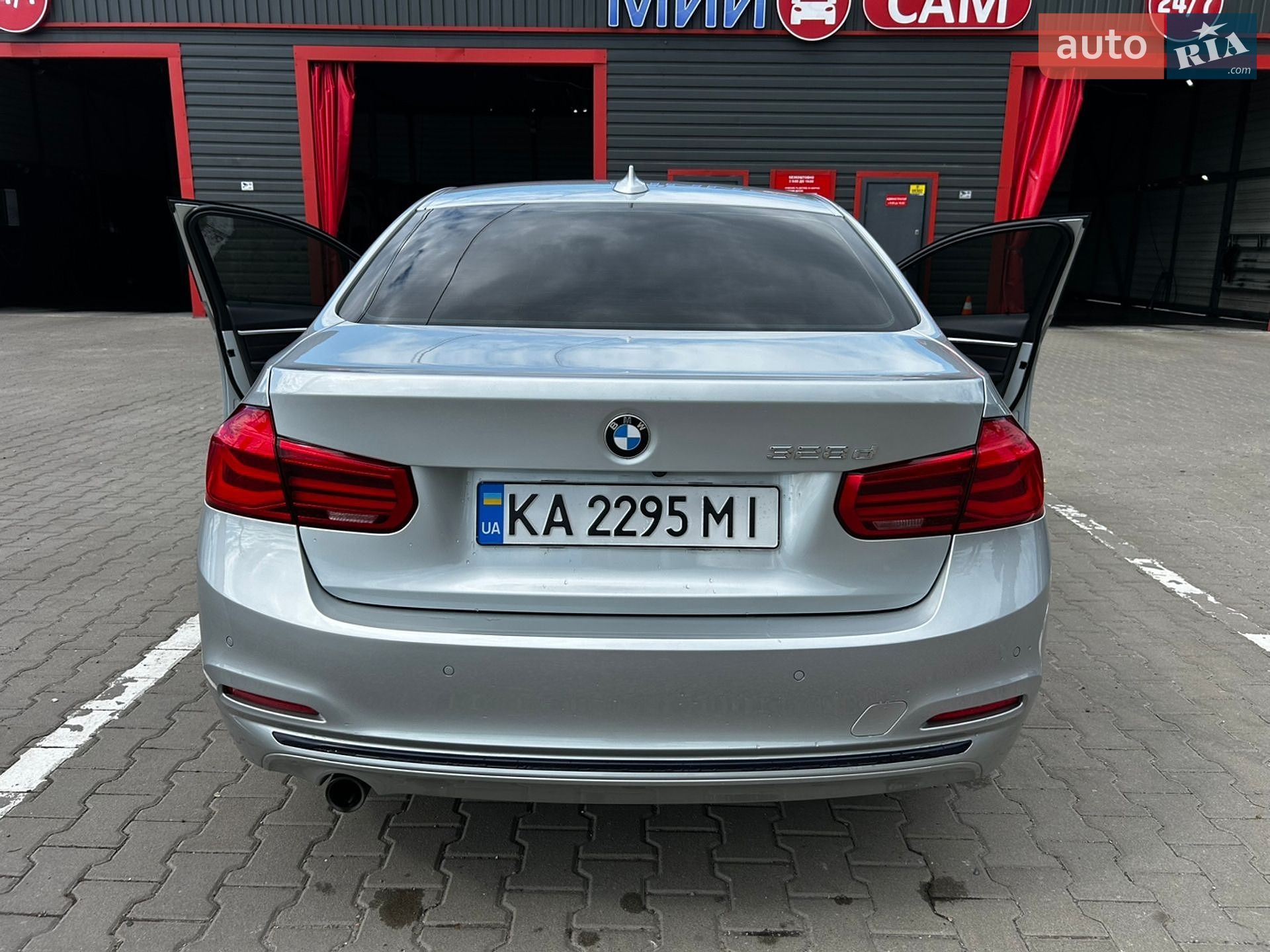 BMW 3 Series 2016 VIN WBA8E5C51GK388649 фото оголошення 2 з 12