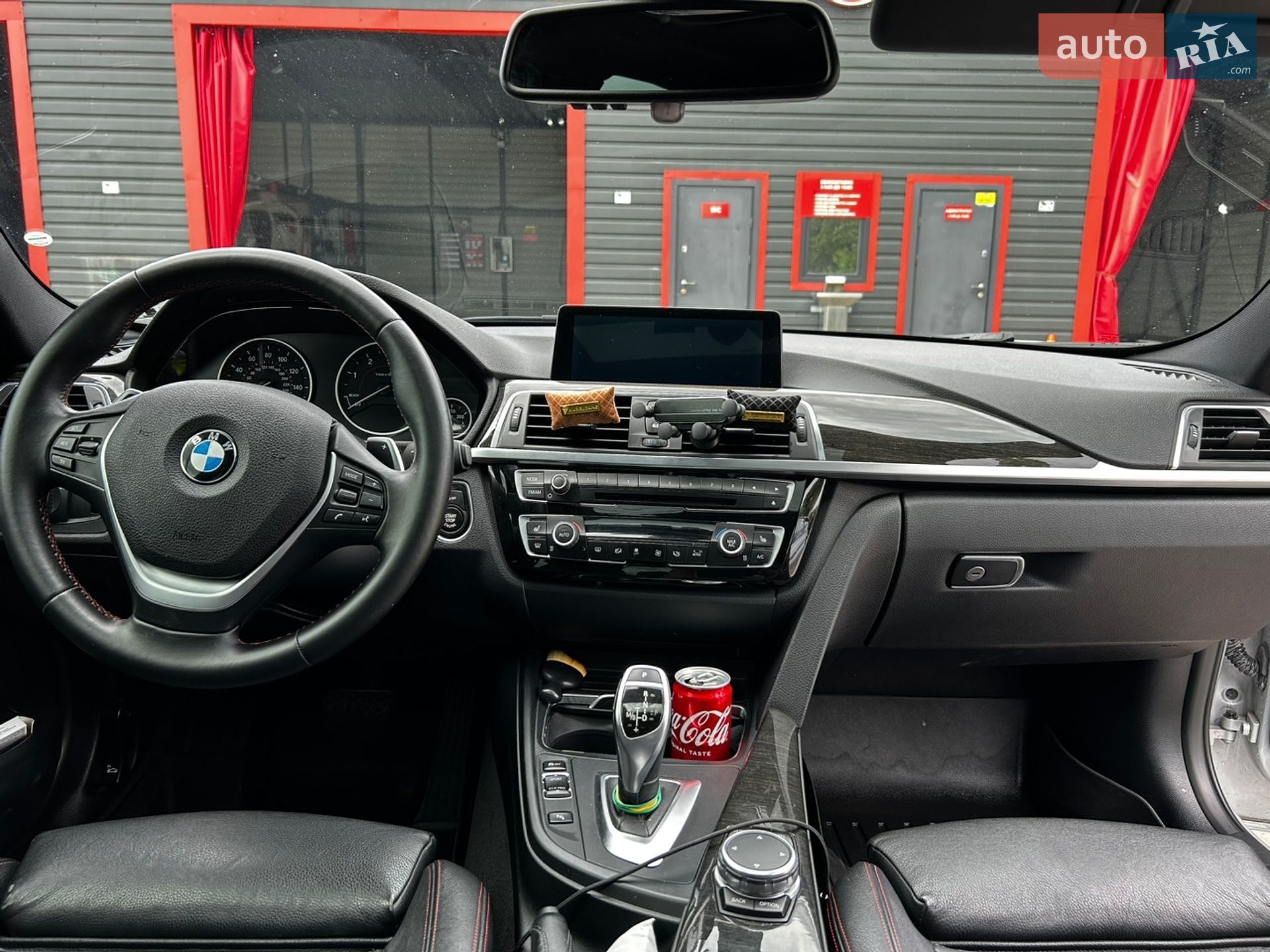 BMW 3 Series 2016 VIN WBA8E5C51GK388649 фото оголошення 4 з 12