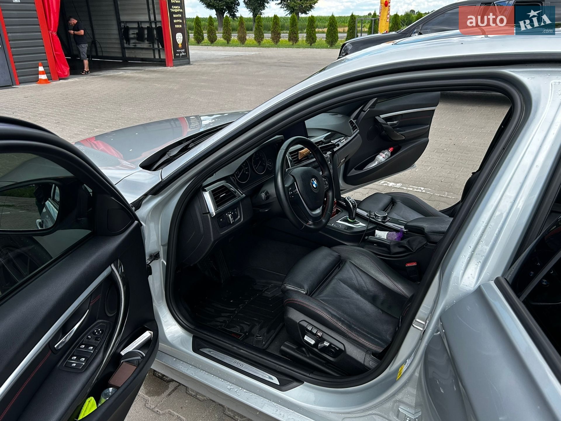 BMW 3 Series 2016 VIN WBA8E5C51GK388649 фото оголошення 8 з 12