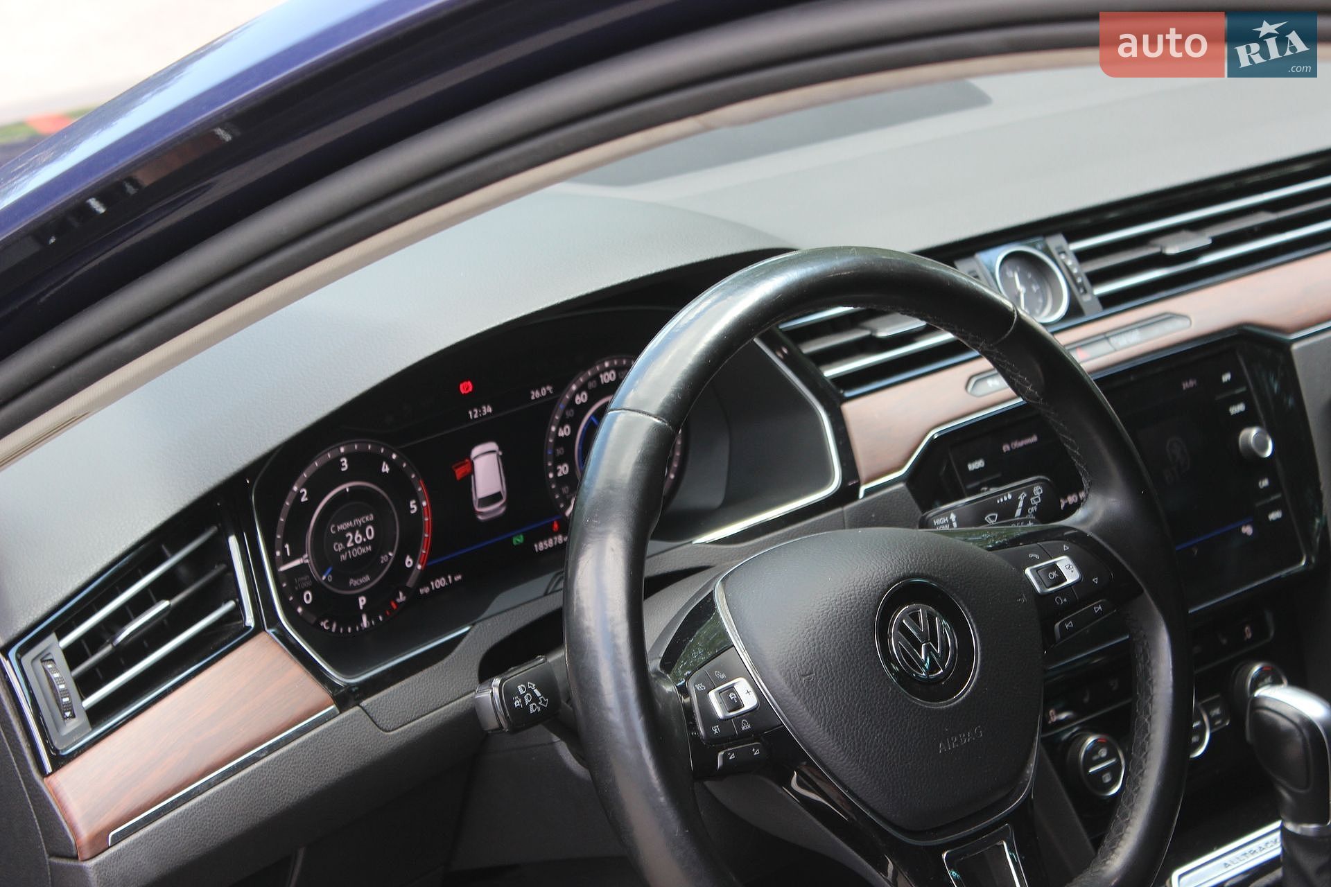 Volkswagen Passat Alltrack 2018 VIN WVWZZZ3CZJE216018 фото оголошення 17 з 37