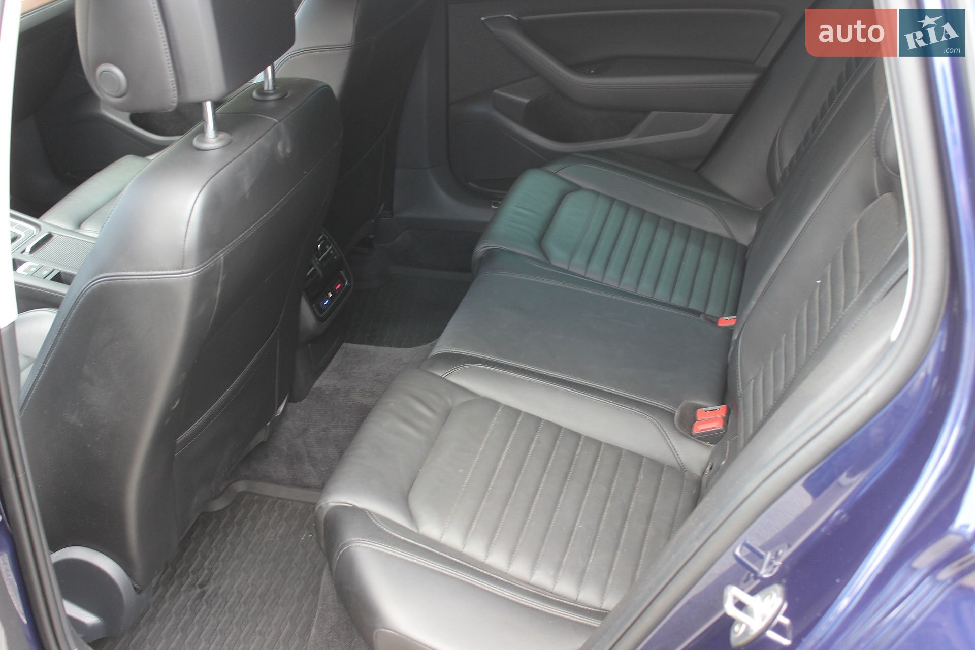 Volkswagen Passat Alltrack 2018 VIN WVWZZZ3CZJE216018 фото оголошення 20 з 37