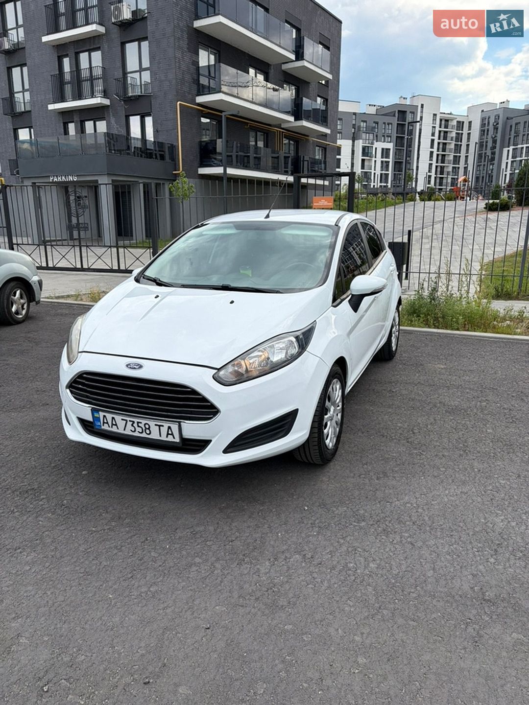 Ford Fiesta 2017 VIN WF0DXXGAKDHP28712 фото оголошення 4 з 18