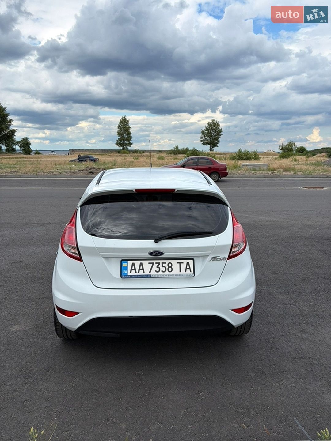Ford Fiesta 2017 VIN WF0DXXGAKDHP28712 фото оголошення 6 з 18