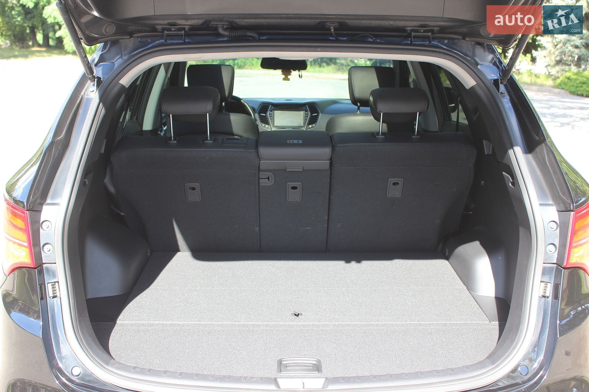 Hyundai Santa FE 2012 VIN KMHSW81UBDU053685 фото оголошення 19 з 51