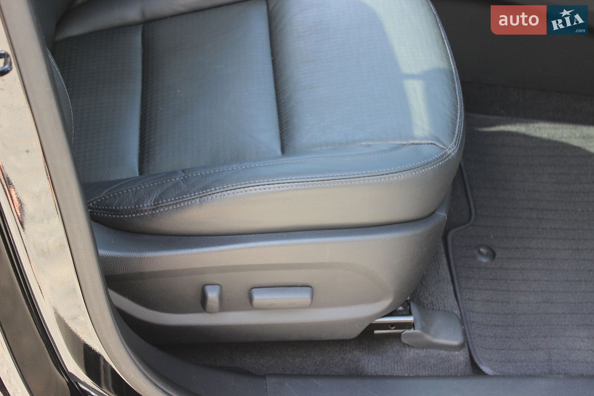 Hyundai Santa FE 2012 VIN KMHSW81UBDU053685 фото оголошення 30 з 51