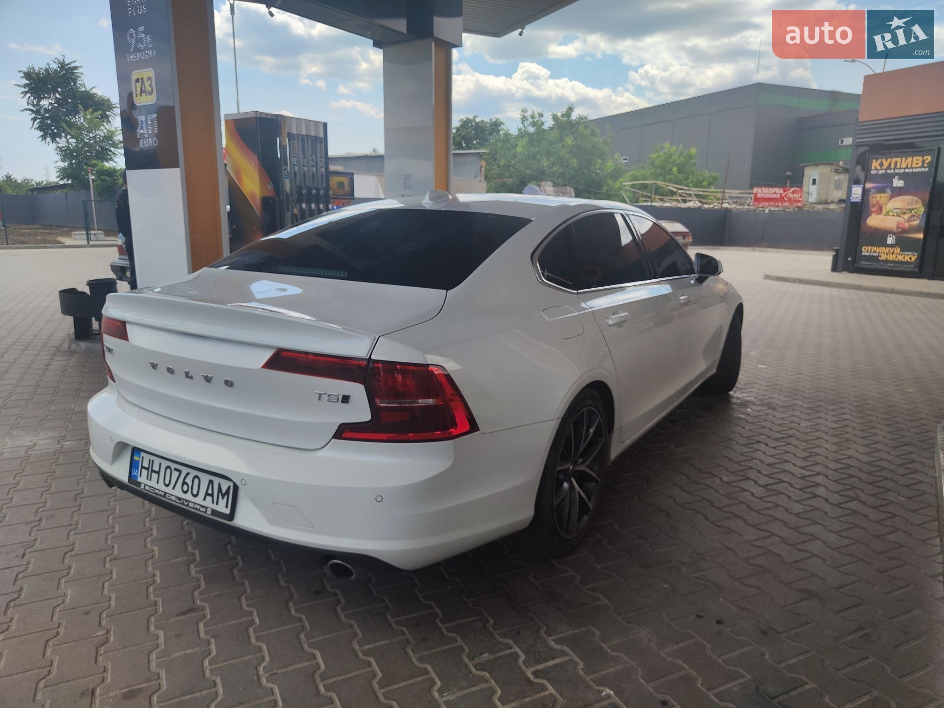 Volvo S90 2017 VIN LVY982MK1JP037731 фото оголошення 3 з 33